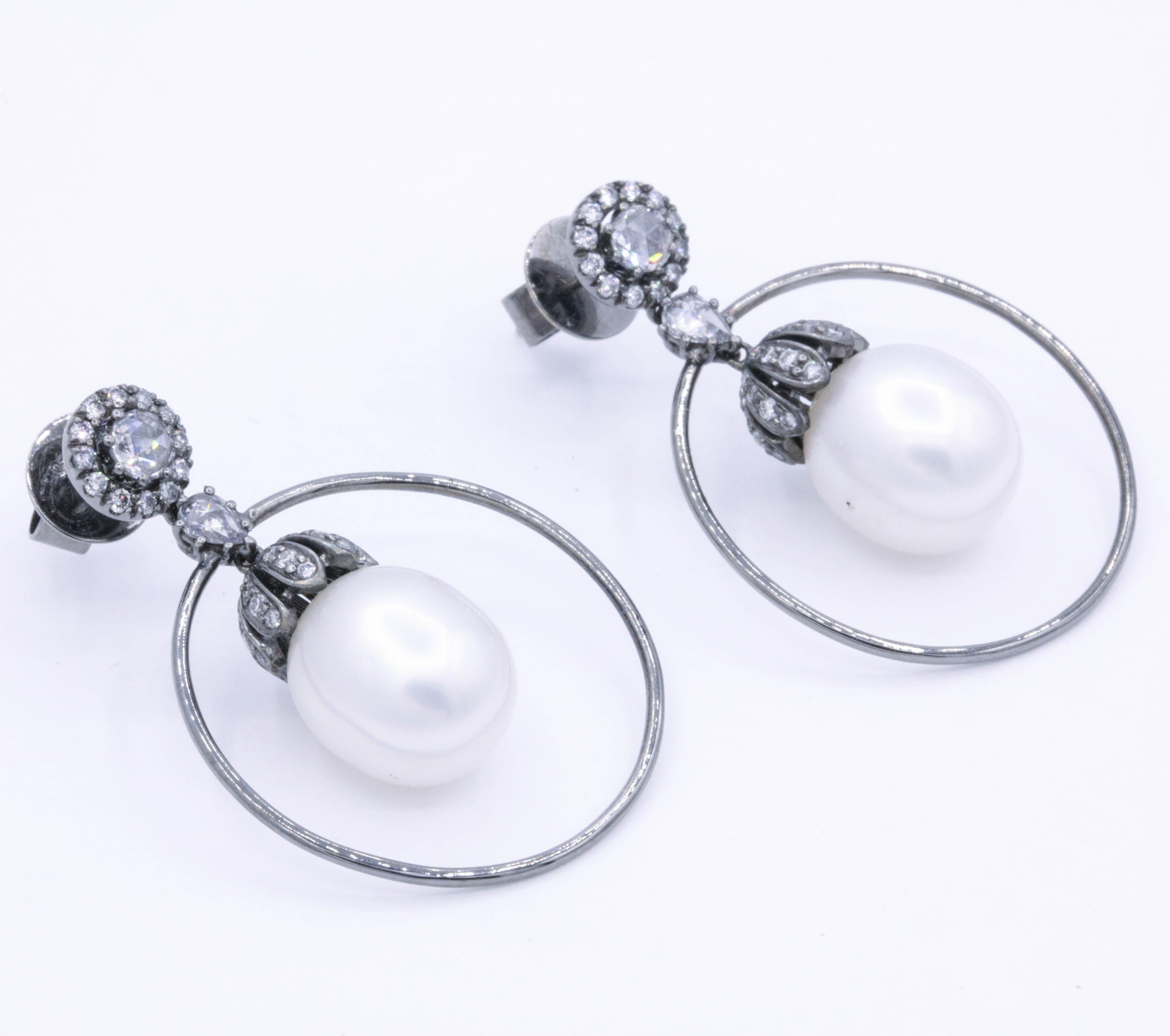 Diamond and Pearl Hoop Earrings 1.58 Carat 18K White Gold In New Condition For Sale In New York, NY