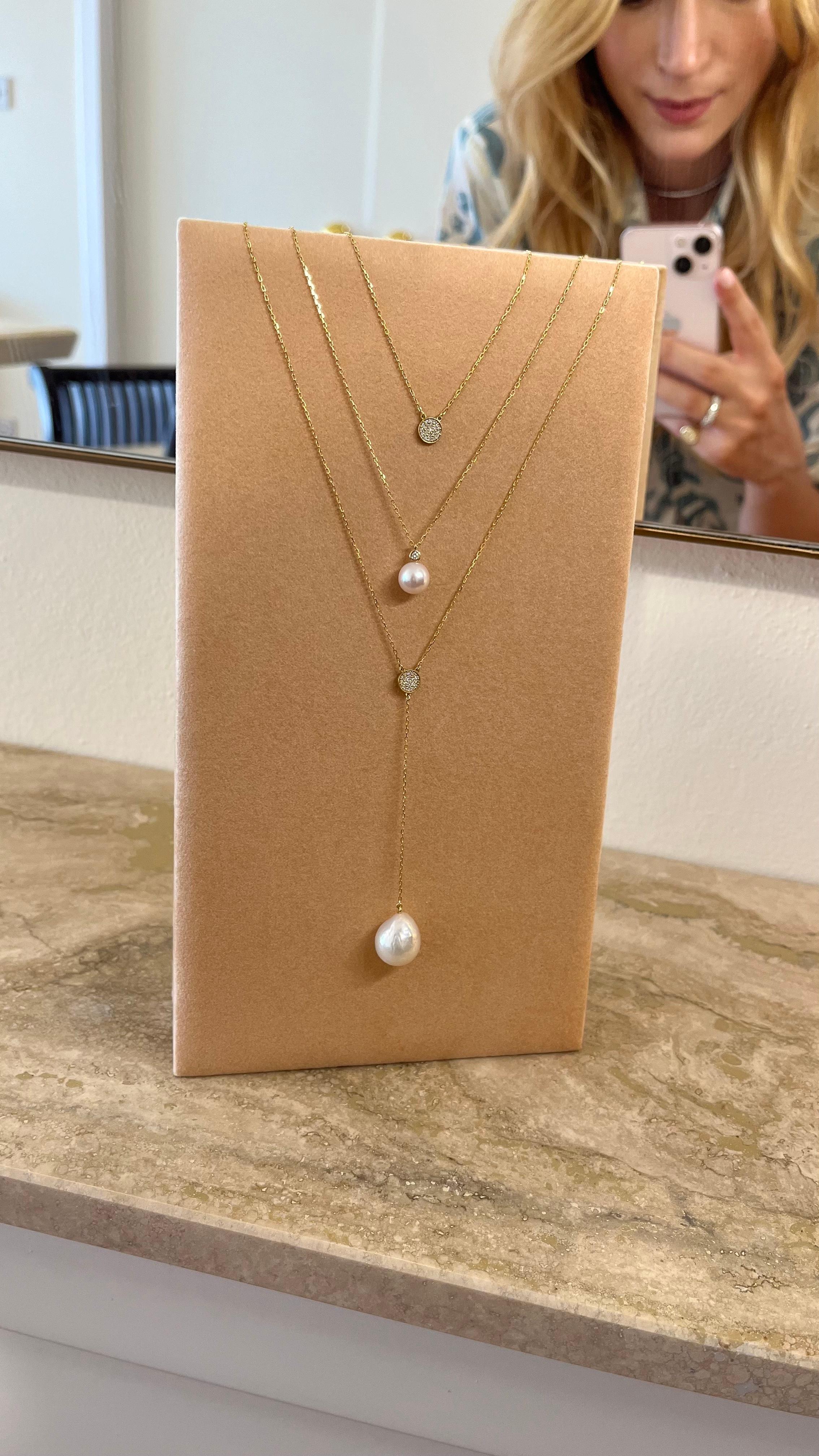 Diamond and Pearl Lariat Necklace, 18K In New Condition For Sale In Nicosia, CY
