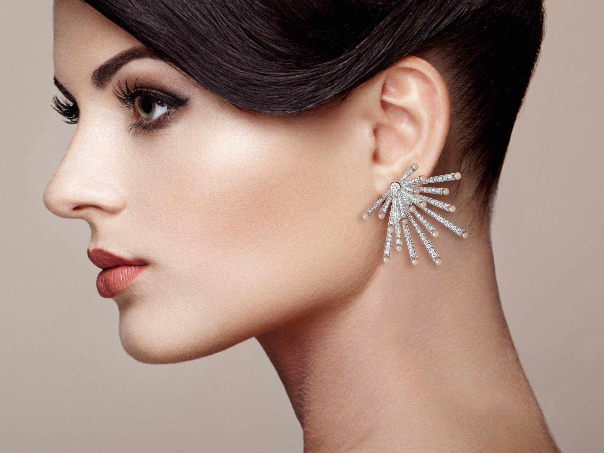 Diamant- und Perlen- Starburst-Ohrring von Umrao Jewels für Damen oder Herren im Angebot