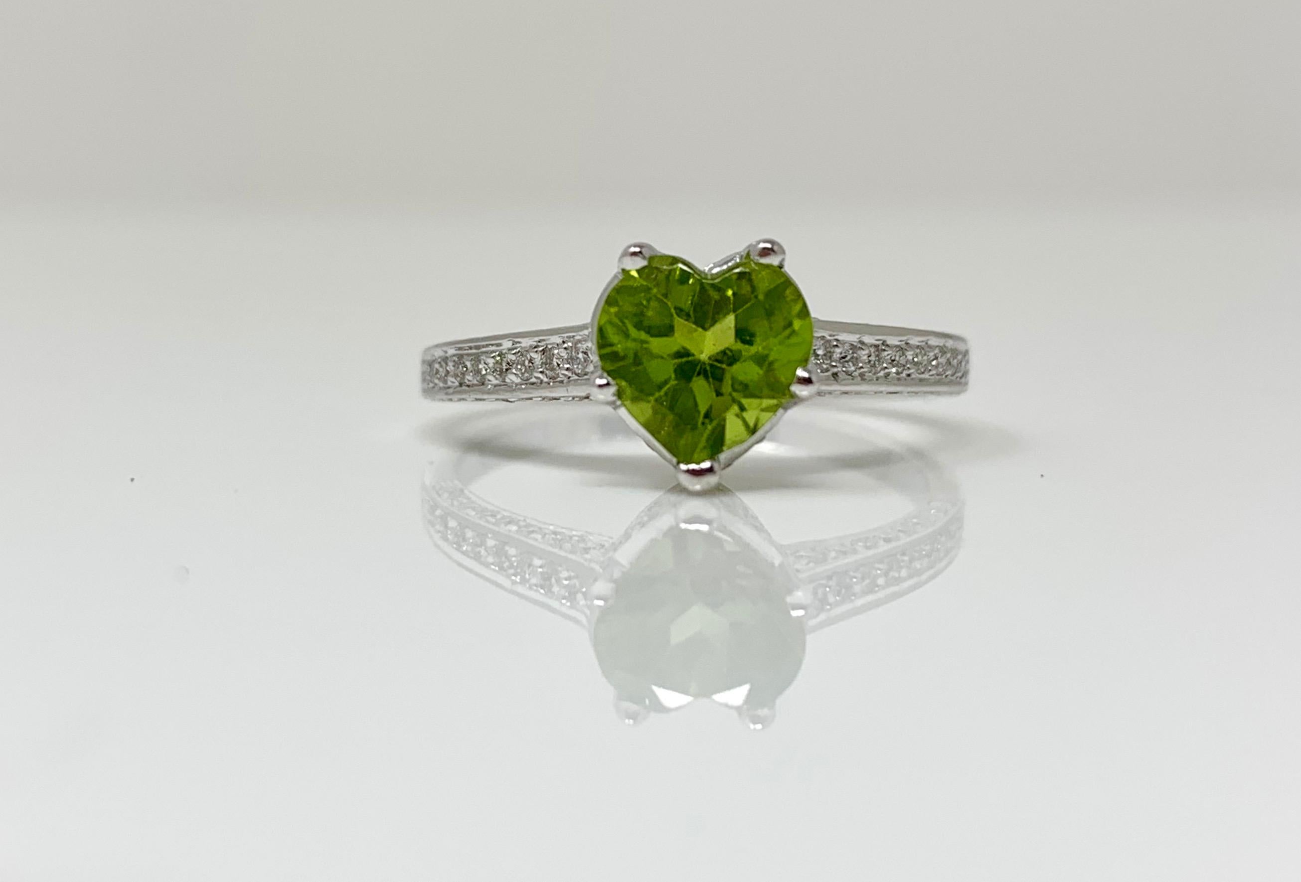 Diamond and Peridot Engagement Ring in 18 Karat White Gold For Sale 6