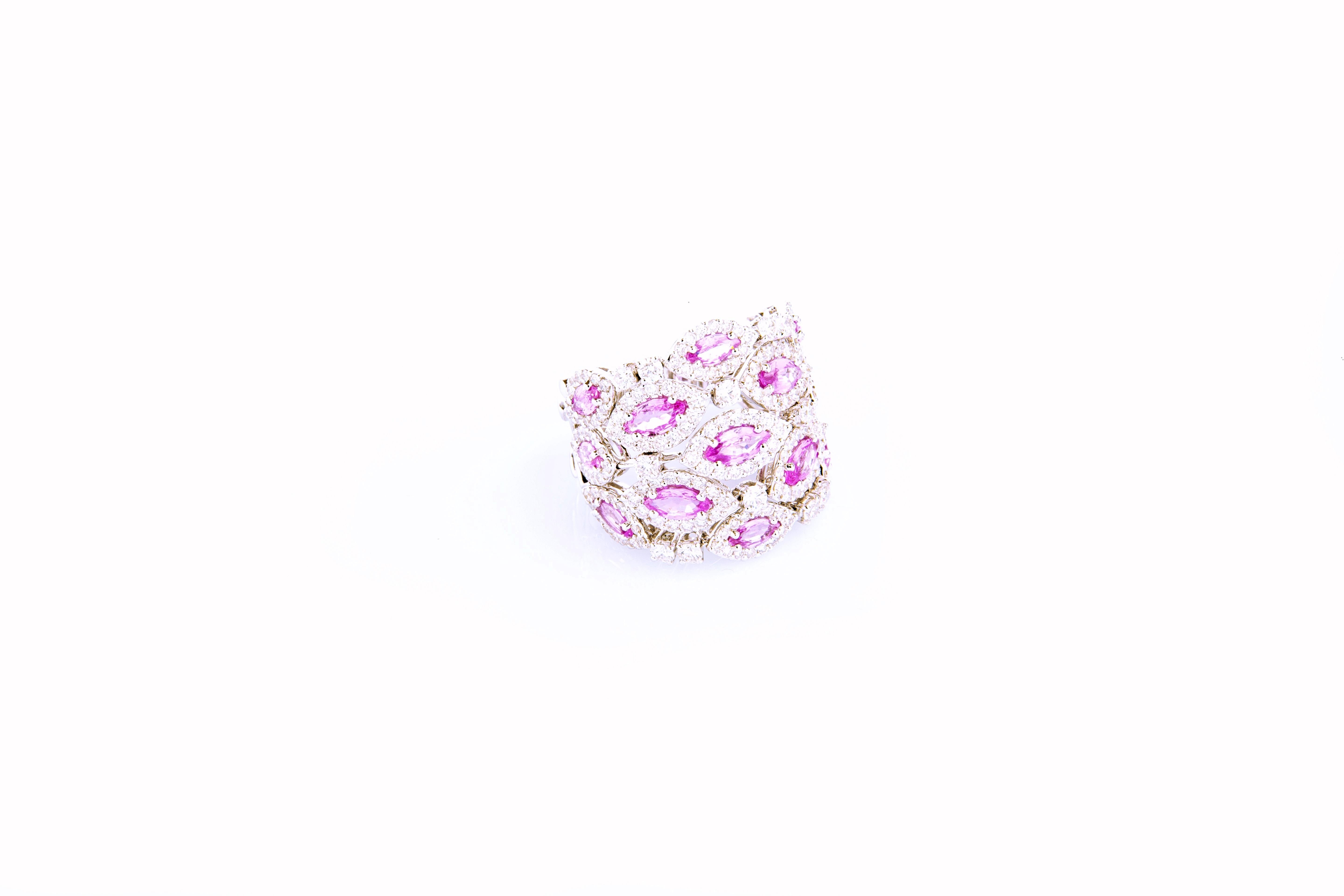 Diamond and Pink Sapphire 18 Karat White Gold Cocktail Ring In New Condition For Sale In Wiesbaden, DE