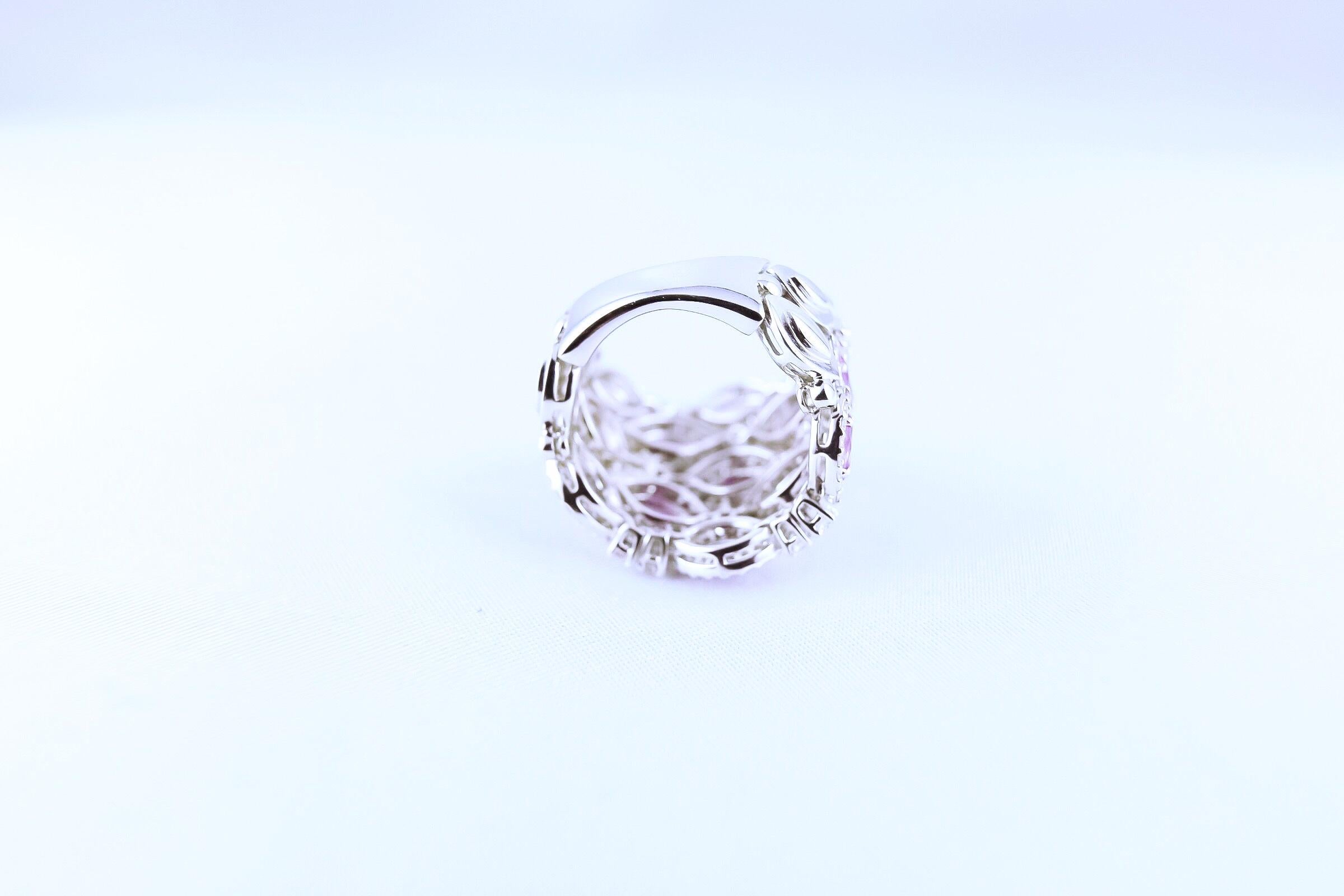 Diamond and Pink Sapphire 18 Karat White Gold Cocktail Ring For Sale 1