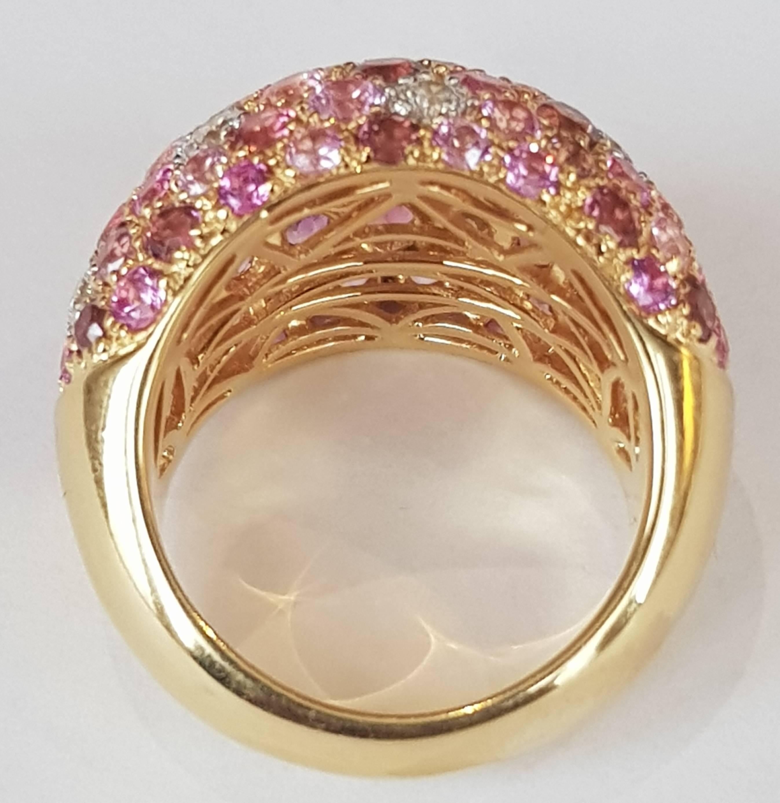 Diamond and Pink Sapphire and Tourmaline Ring in 18 Karat Yellow Gold In New Condition For Sale In Wiesbaden, DE