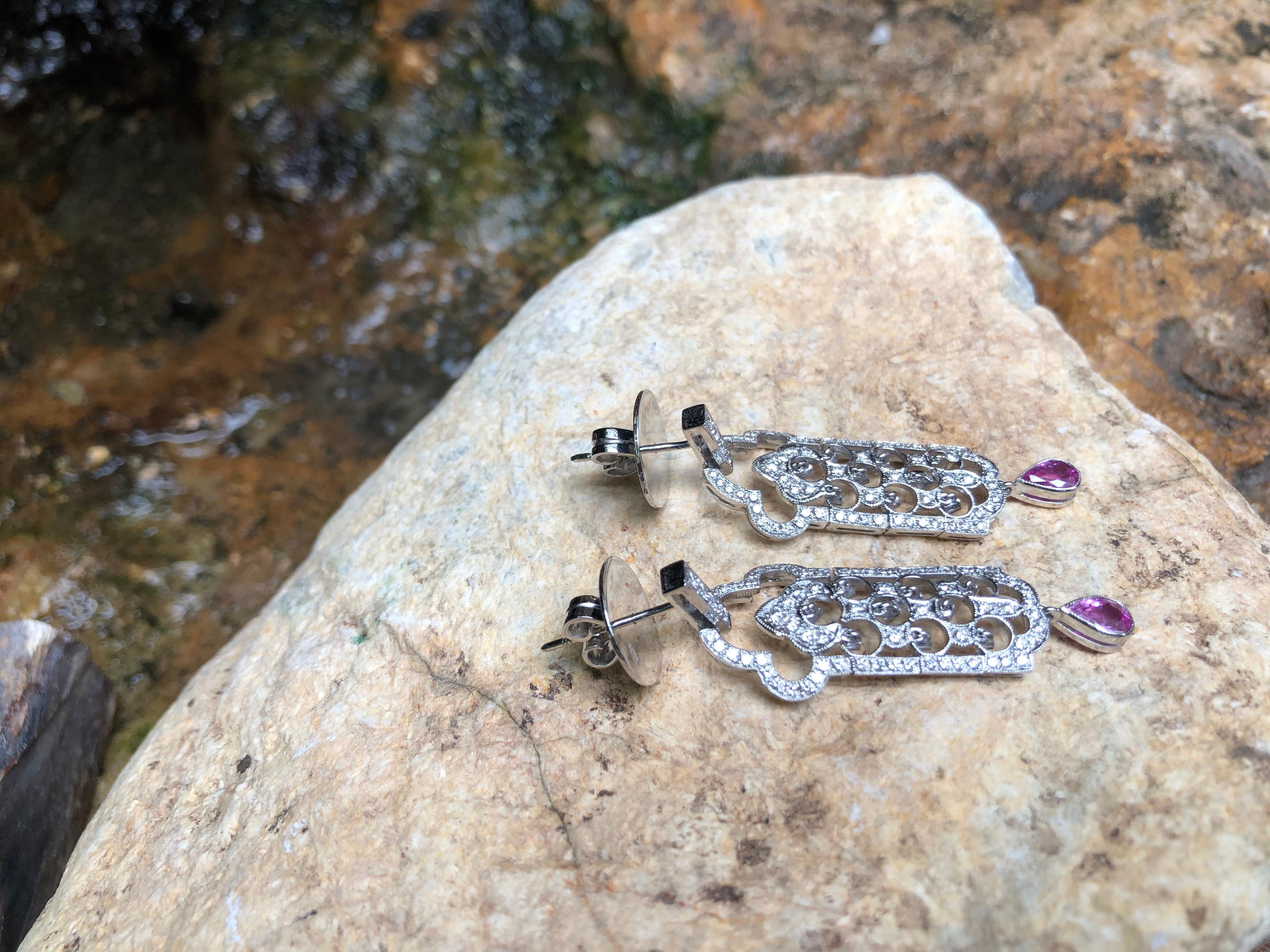 Diamant- und rosa Saphir-Ohrringe in 18 Karat Weißgoldfassung im Angebot 1