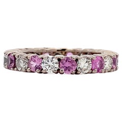 Diamant und rosa Saphir Ewigkeitsring in 18ct Weißgold