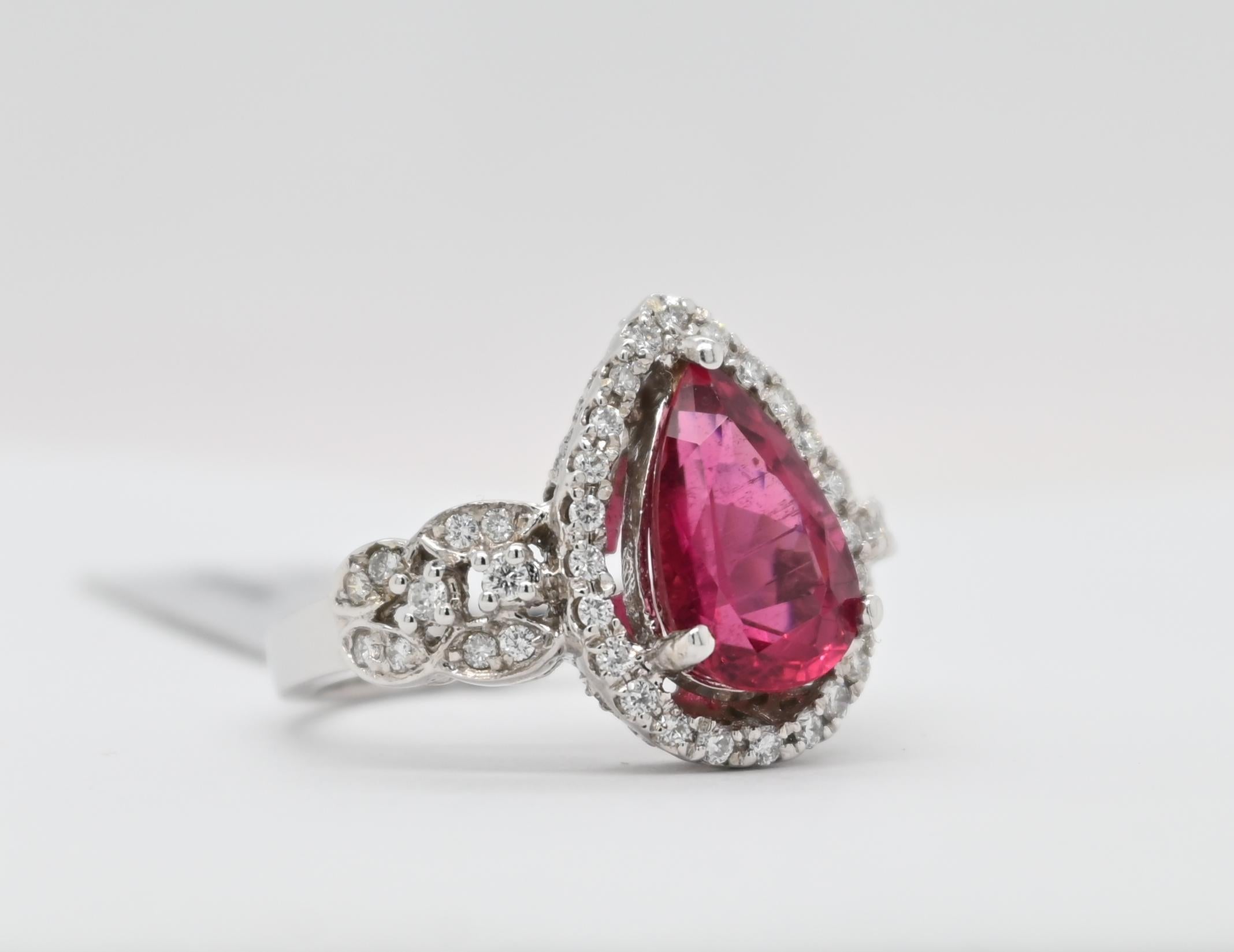 Diamond and Pink Tourmaline Ring In New Condition For Sale In New York, NY