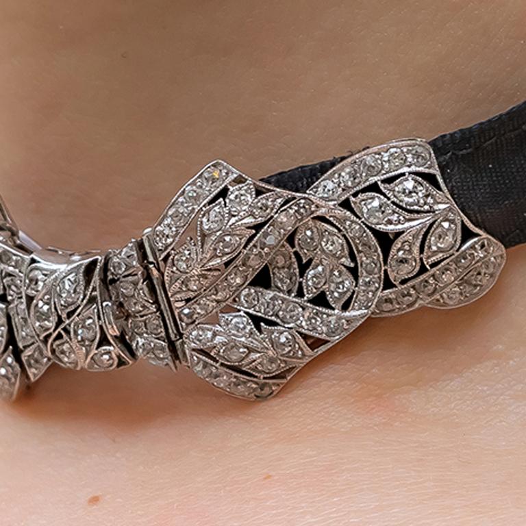 Art Deco Diamond and Platinum Bow Choker Necklace, circa 1930 For Sale