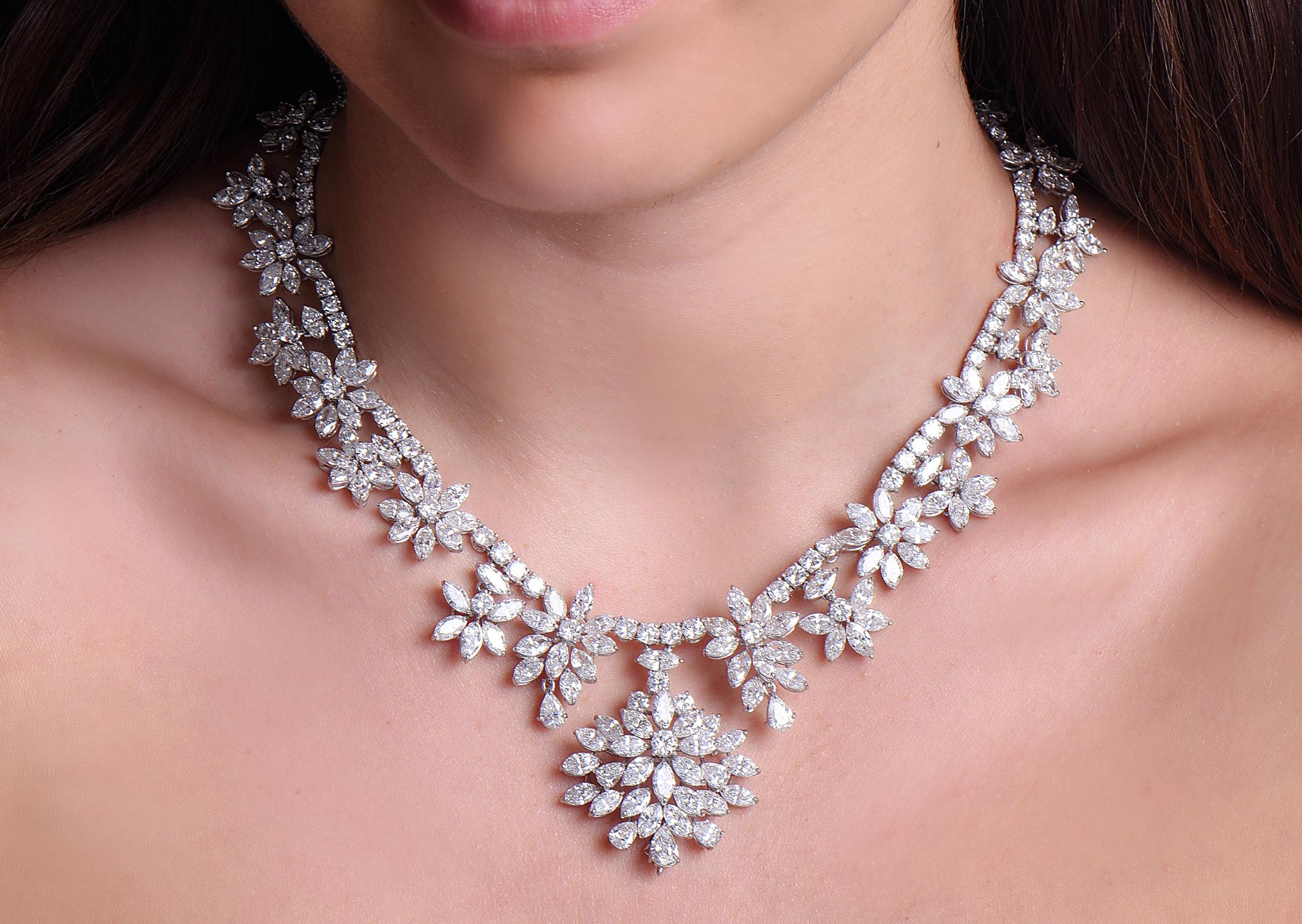 Contemporary Diamond and Platinum Cluster Wreath Necklace For Sale