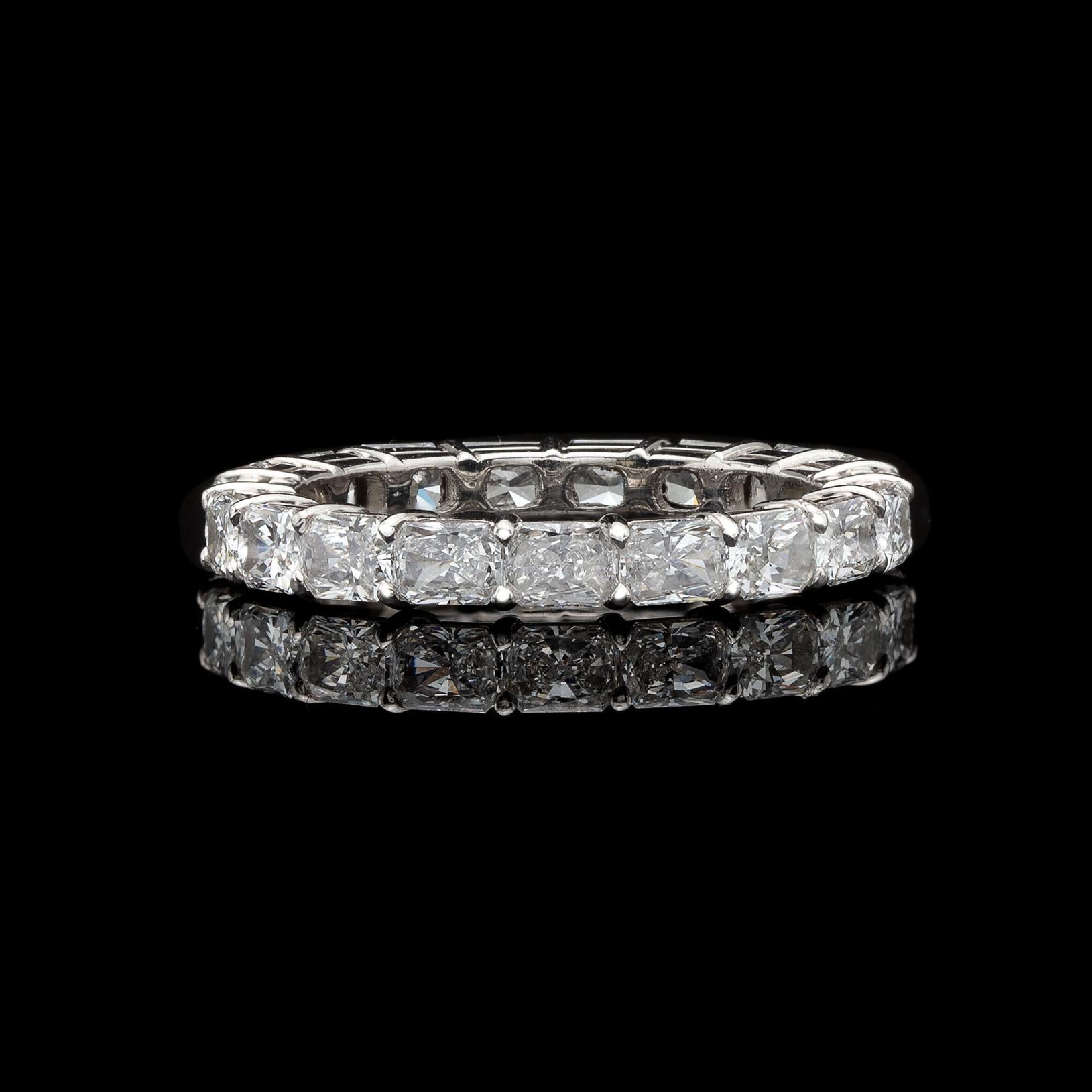 Diamond and Platinum Eternity Band In Excellent Condition In San Francisco, CA