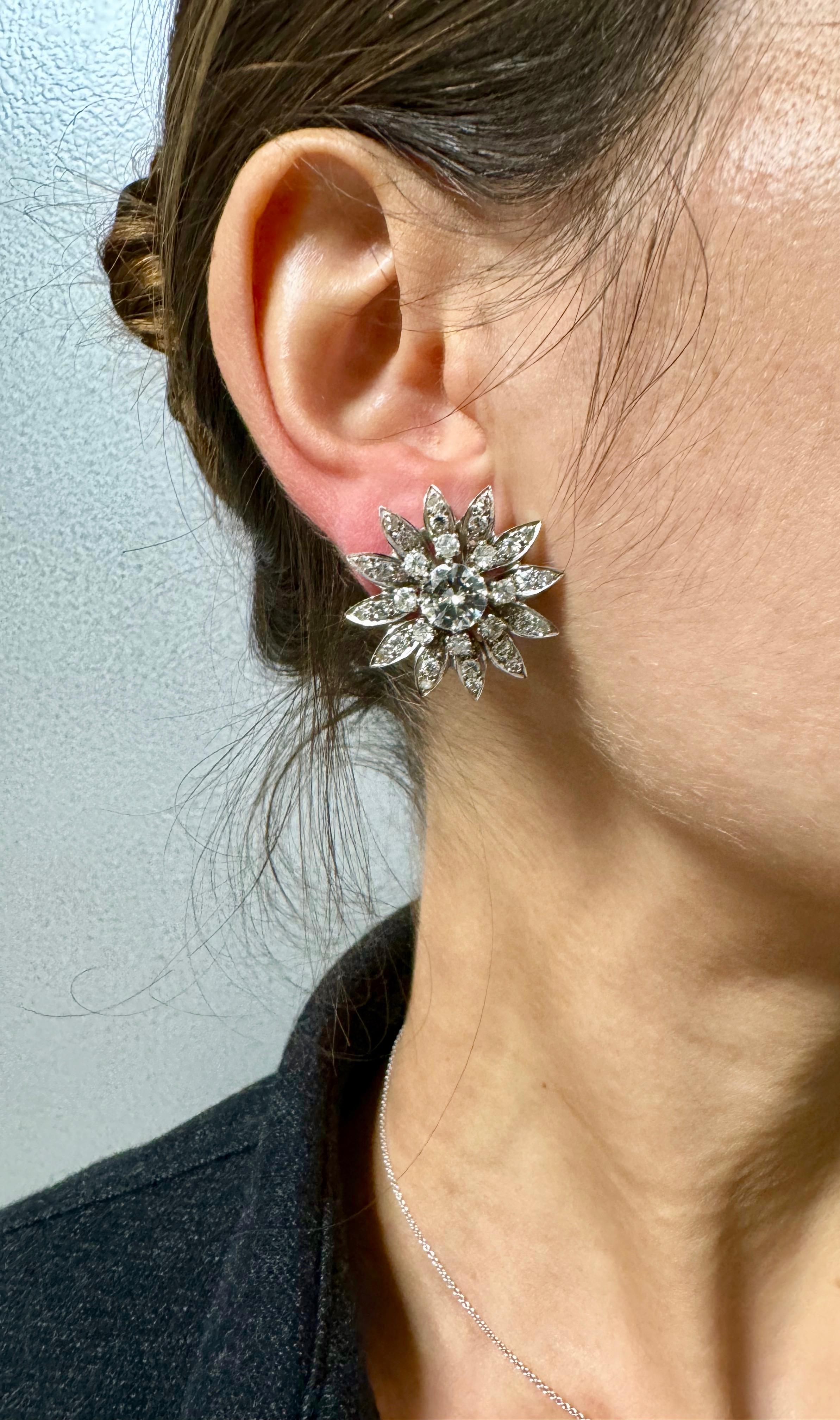Pendientes Flor de diamantes y platino de hacia 1960 en venta 4