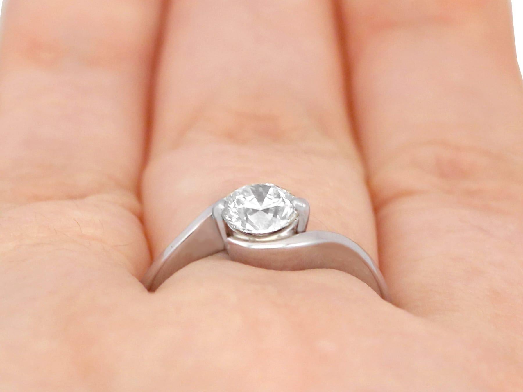 0.99 Carat Diamond and Platinum Solitaire Engagement Ring For Sale 4