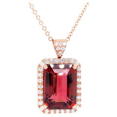 Emerald Cut Red Tourmaline
Diamond Pendant 30.75 carats 18K Rose Gold Emerald Cut Red Tourmaline
Diamond Pendant 30.75 carats 18K Rose Gold