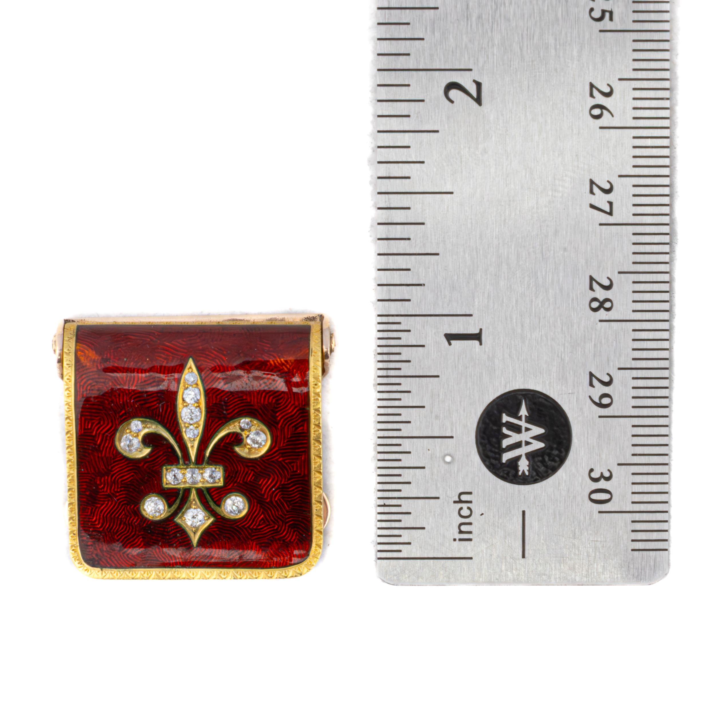 Fleur-de-Lis-Ohrringe mit Diamanten und roter Emaille (Rundschliff) im Angebot