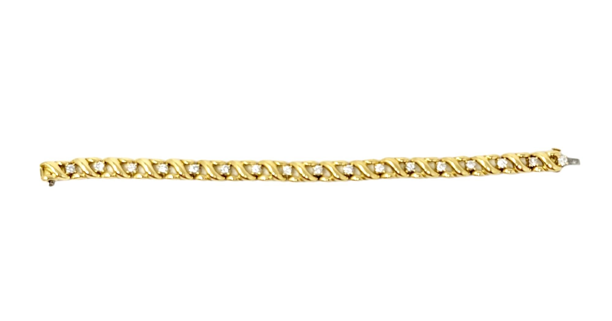 Diamond and Ribbon Motif Link Bracelet 18 Karat Yellow Gold 2.02 Carats Total In Good Condition For Sale In Scottsdale, AZ