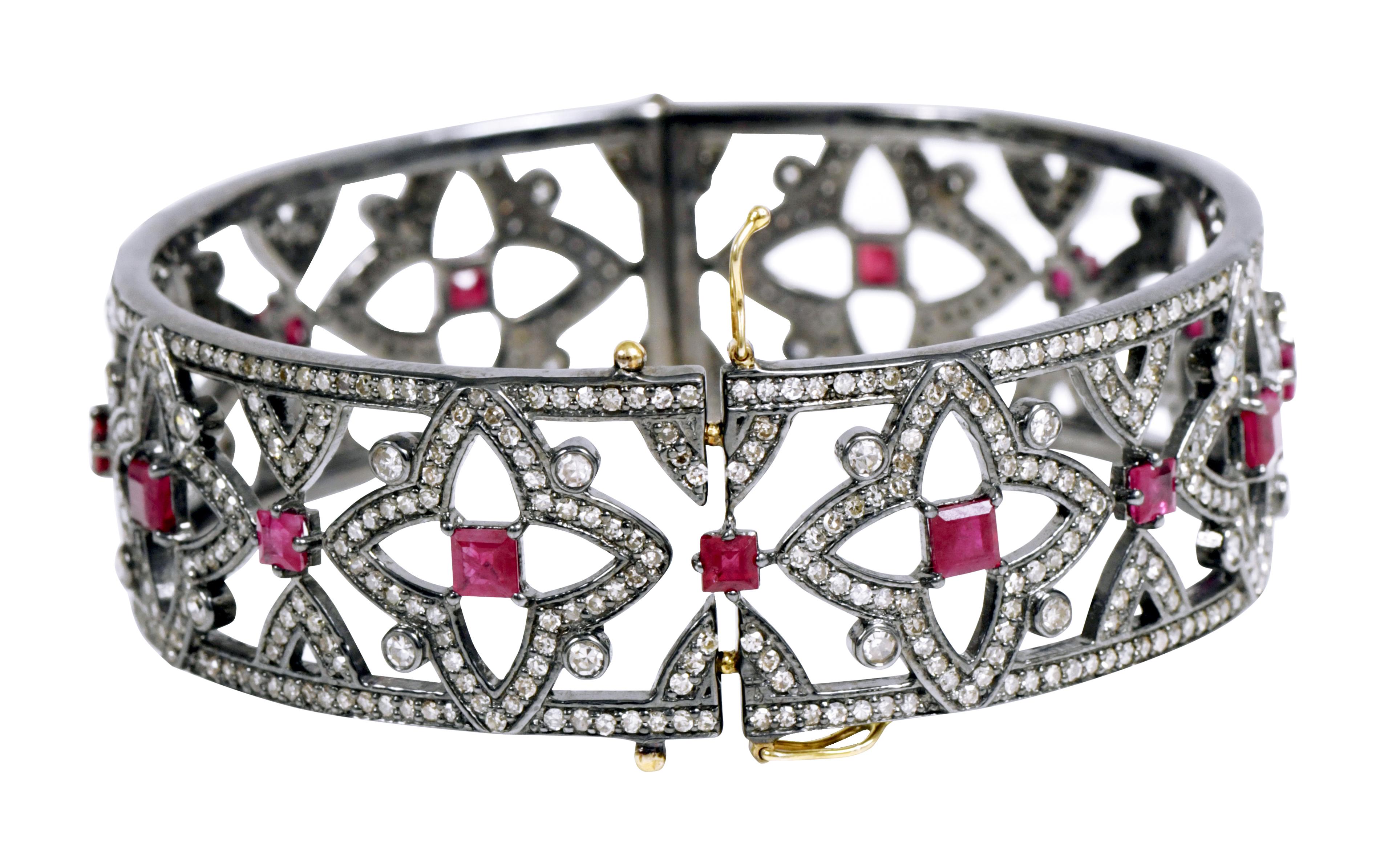 Diamant- und Rubin-Armreif im viktorianischen Stil mit 10,60 Karat (Viktorianisch) im Angebot