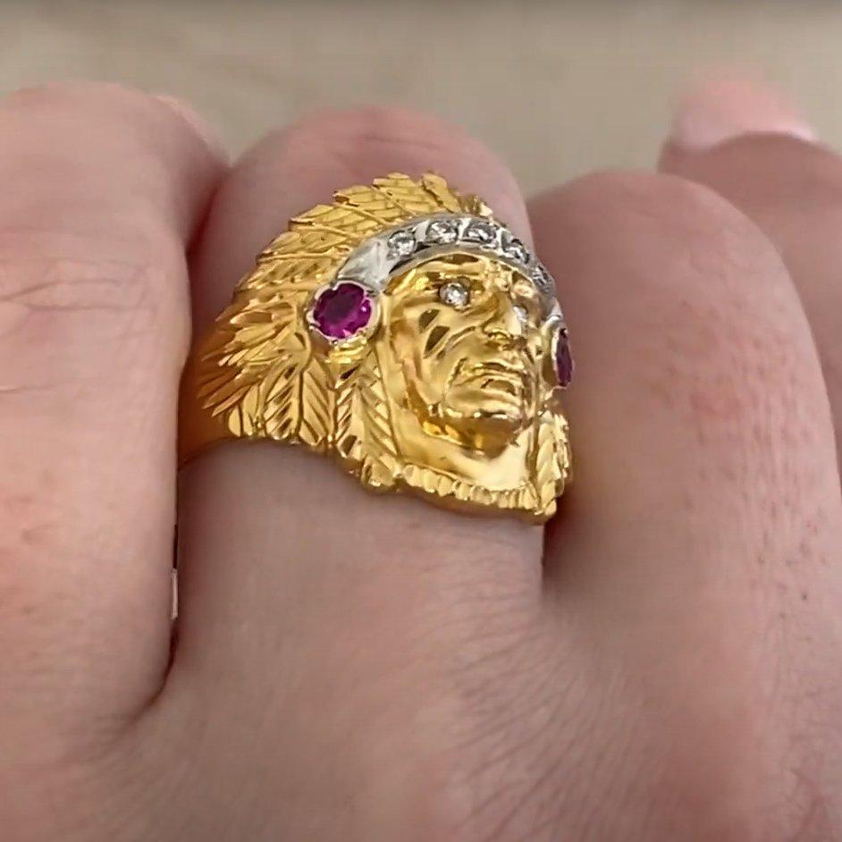 Taille ronde Bague tribale en or jaune 18 carats avec diamants et rubis (environ 0,2 carat) en vente