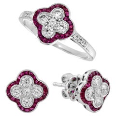 Set aus Diamant- und Rubin-Cluster-Ring und Ohrring im Art-déco-Stil mit Blumenmuster