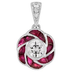 Diamant- und Rubin-Anhänger im Art-Déco-Stil aus 18 Karat Weißgold mit rotem Rosenanhänger