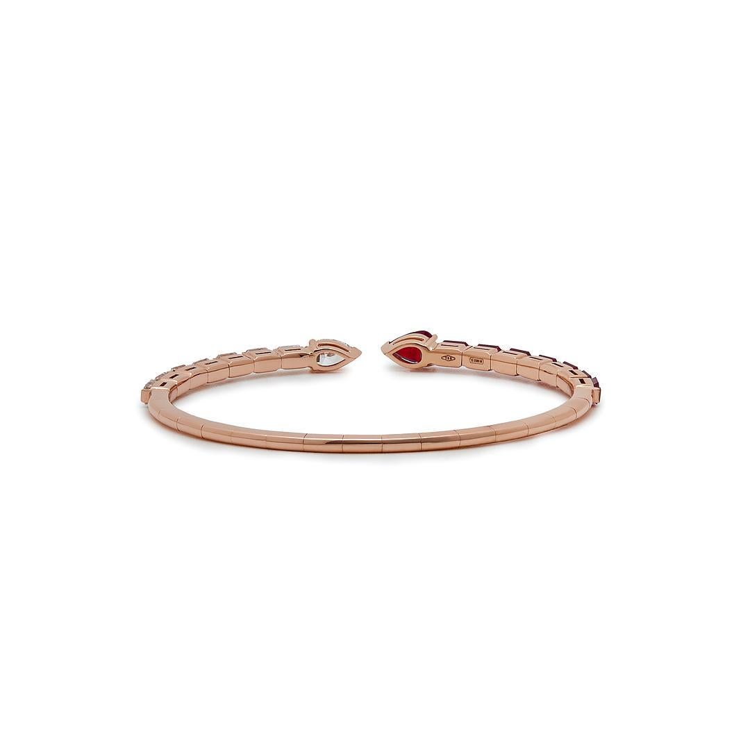 Contemporain Bracelet manchette en diamant et rubis en vente