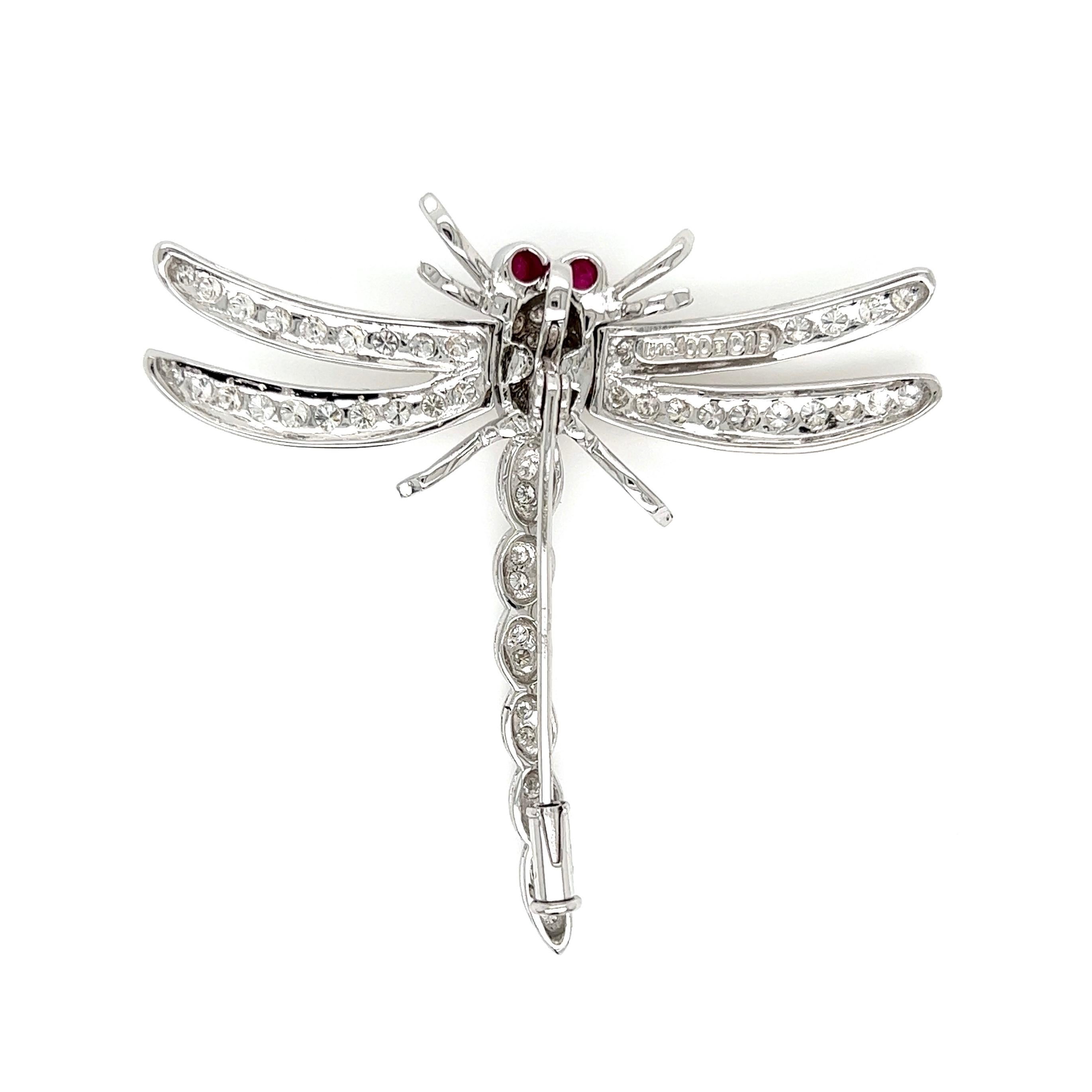 Diamond and Ruby Dragonfly Gold Brooch Pin Estate Fine Jewelry In Excellent Condition In Montreal, QC
