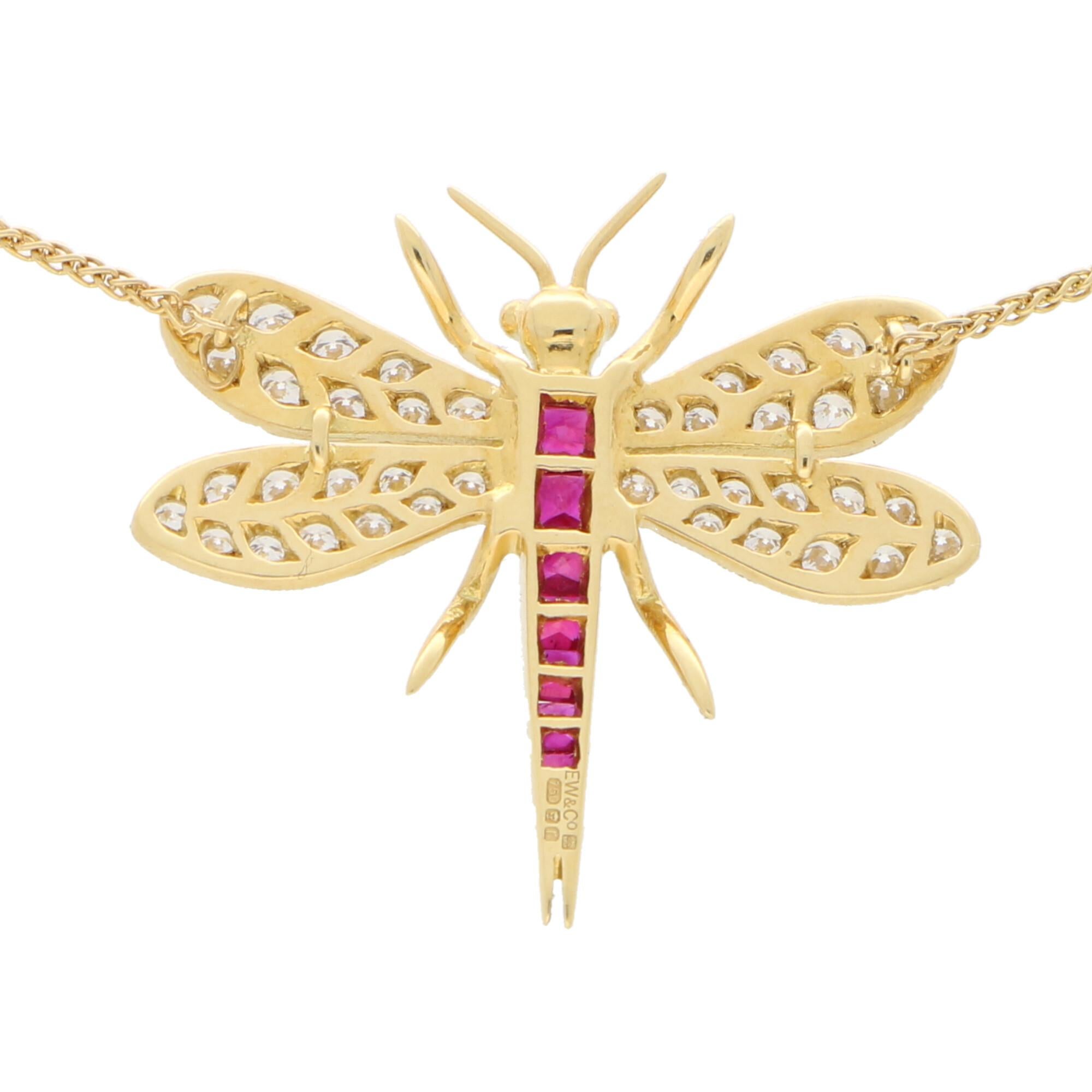 Diamond and Ruby Dragonfly Pendant Necklace Set in 18 Karat Yellow Gold In Good Condition In London, GB