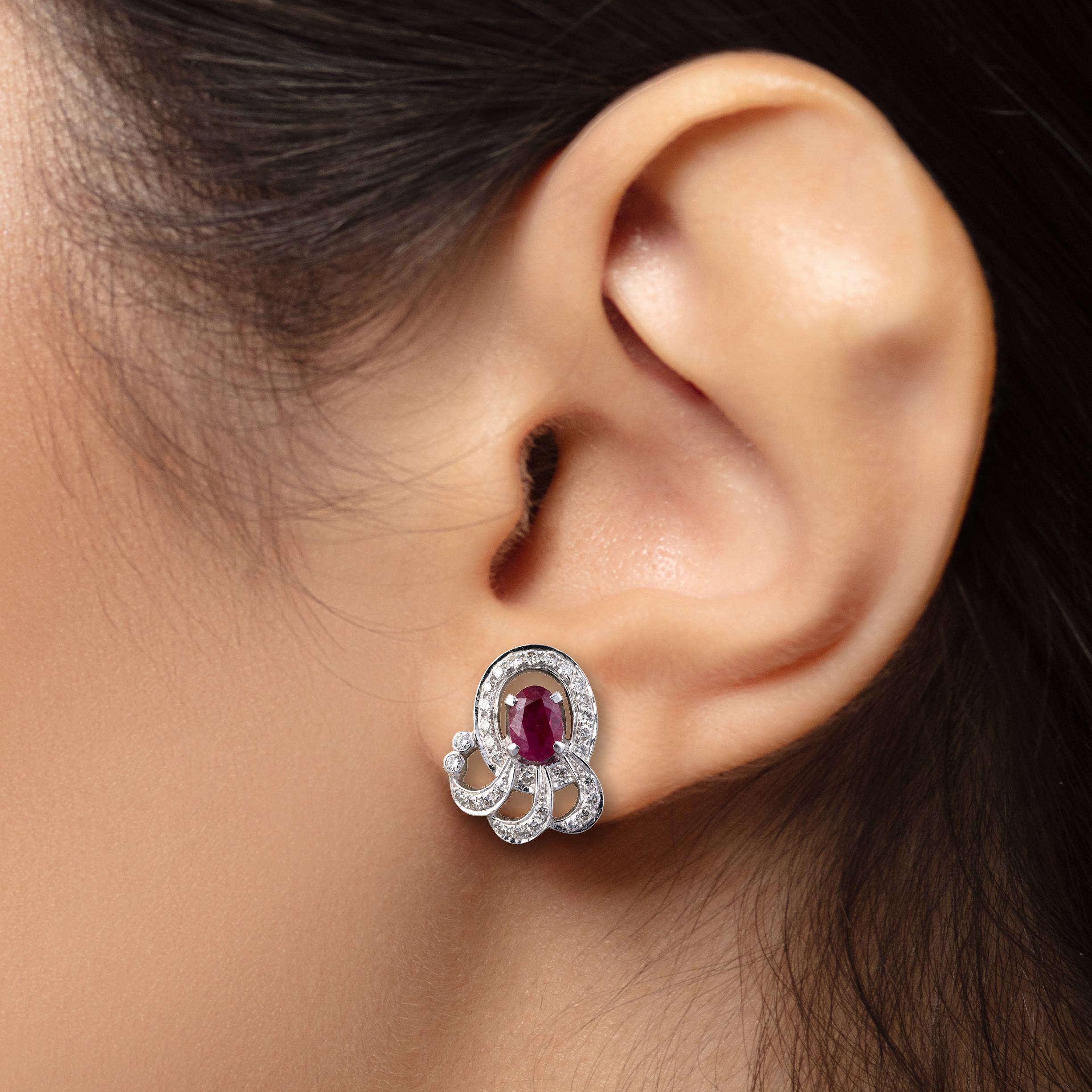 Antique Cushion Cut 18k gold Diamond and Ruby Earring with 0.50 carats diamond and 1.35 carats ruby For Sale