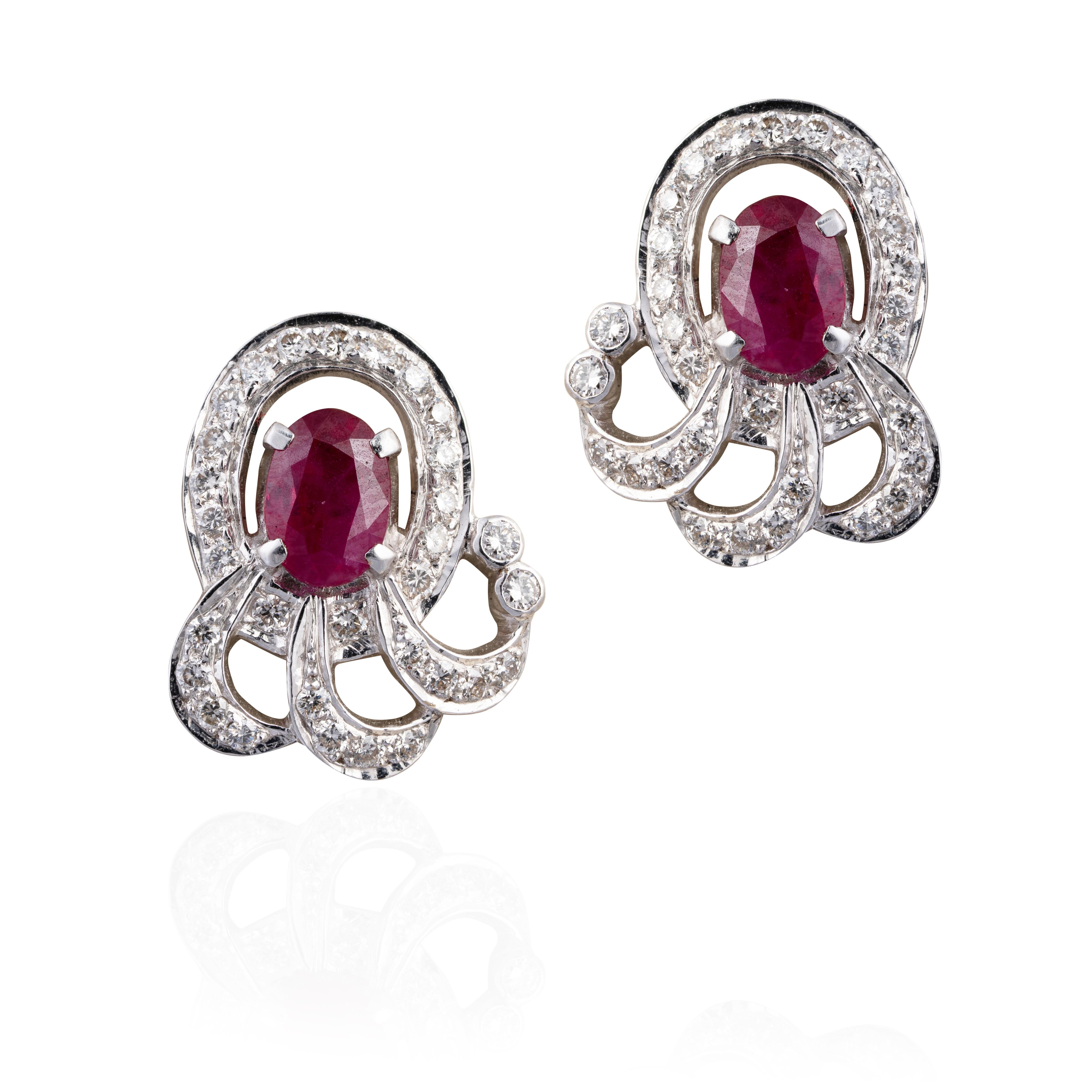 18k gold Diamond and Ruby Earring with 0.50 carats diamond and 1.35 carats ruby In New Condition For Sale In jaipur, IN