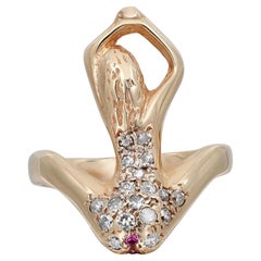 Anello con diamante e rubino con motivo femminile in oro giallo 14K misura 8,5