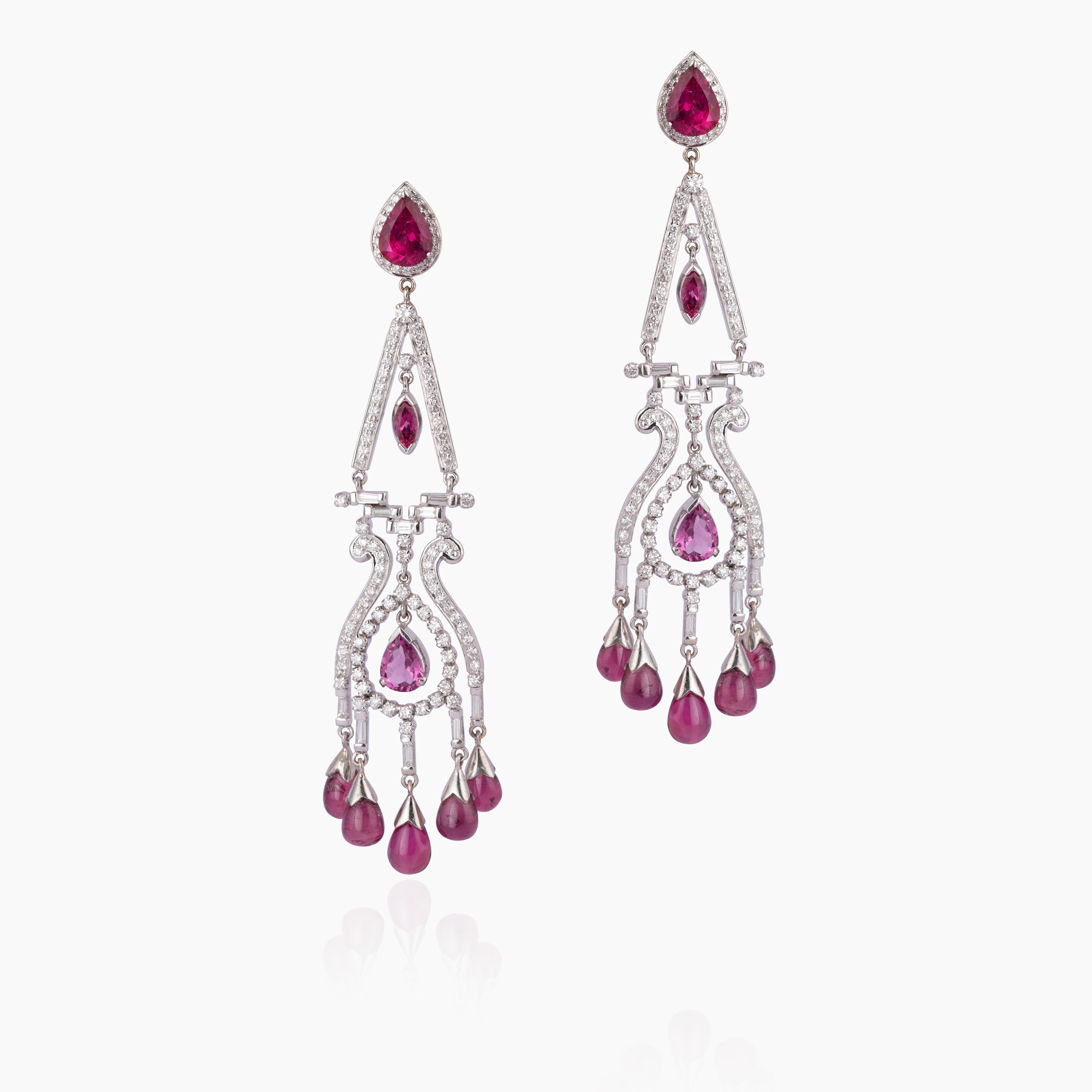 18k gold 2.69cts Diamond and 21.58cts Ruby Light  Earring  In New Condition For Sale In jaipur, IN