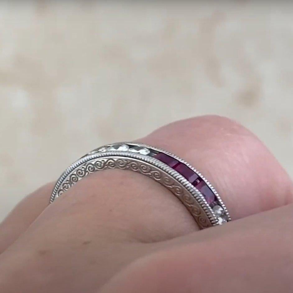 Fascia per l'eternità in platino con diamanti e rubini (circa 0,30 carati), platino In condizioni ottime in vendita a New York, NY