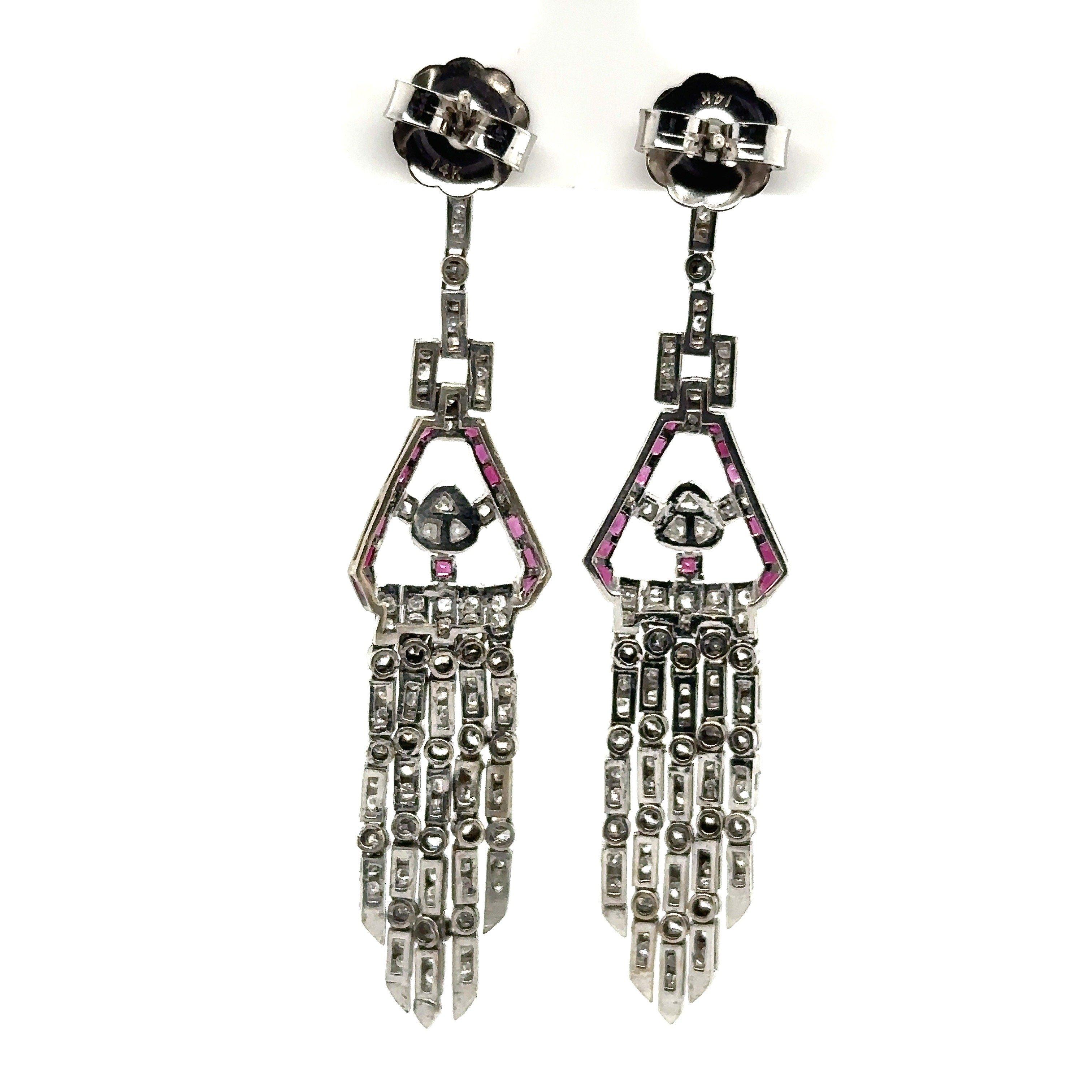 Diamond and Ruby Platinum Vintage Dangle Earrings Corte redondo en venta