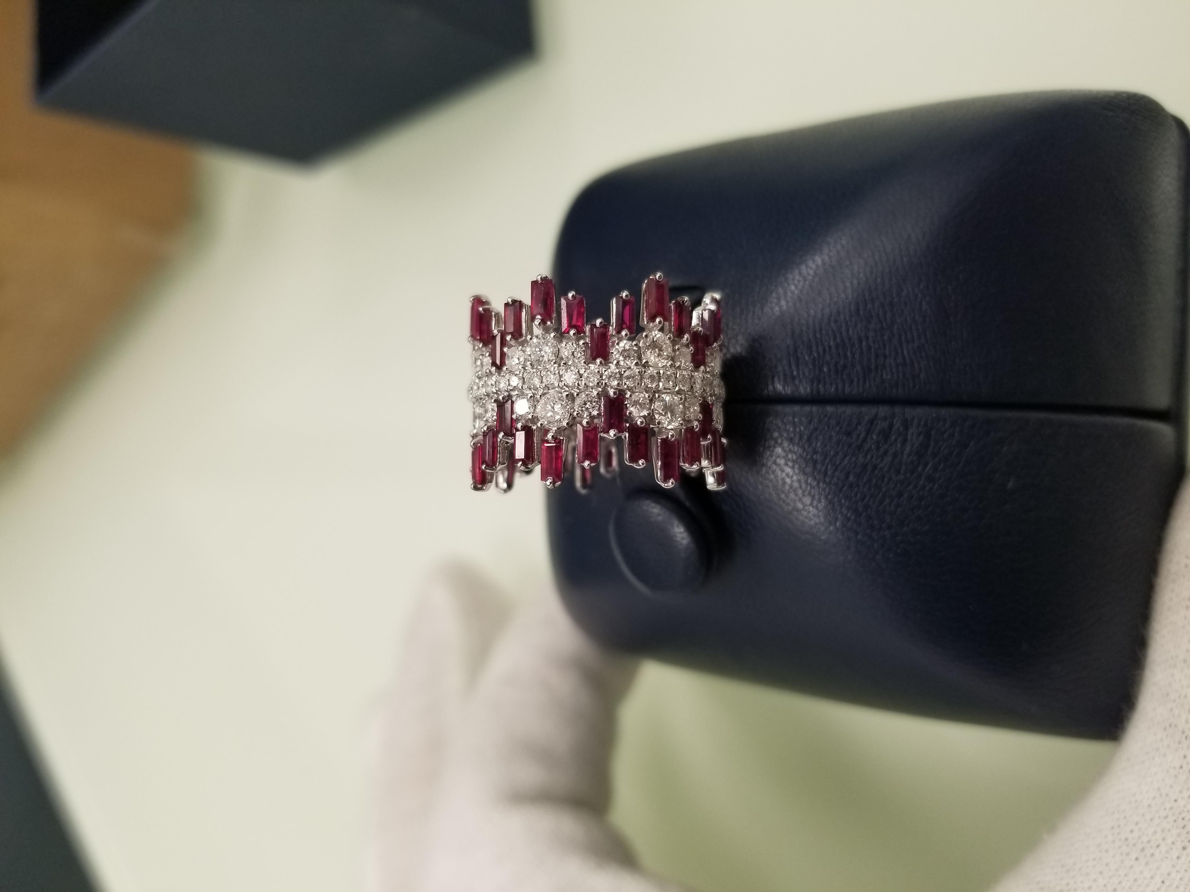Diamond and ruby ring In New Condition For Sale In Astoria, NY
