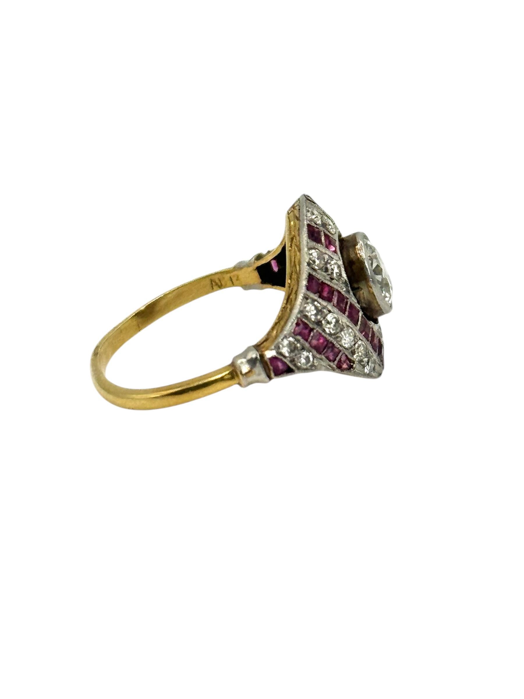 Bague en or jaune, diamant et rubis Excellent état - En vente à Great Neck Plaza, NY