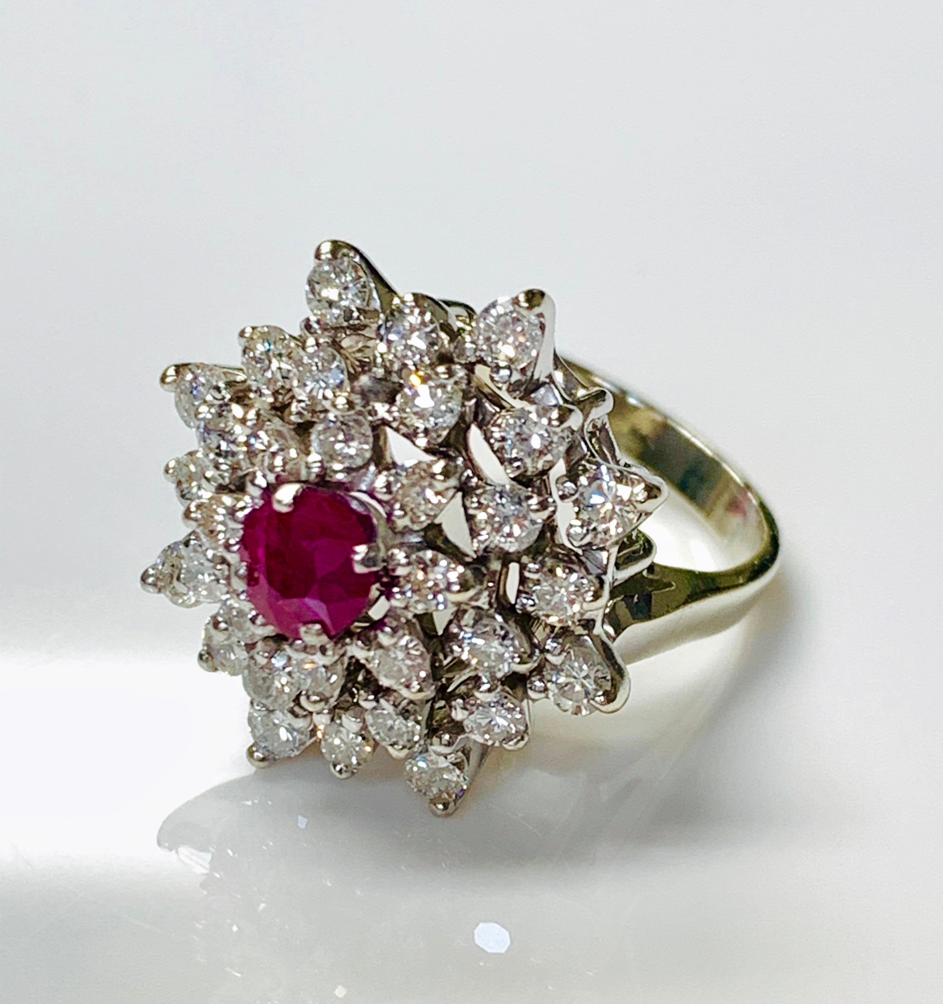 Diamond and Ruby Ring in 14 Karat White Gold In Excellent Condition For Sale In New York, NY