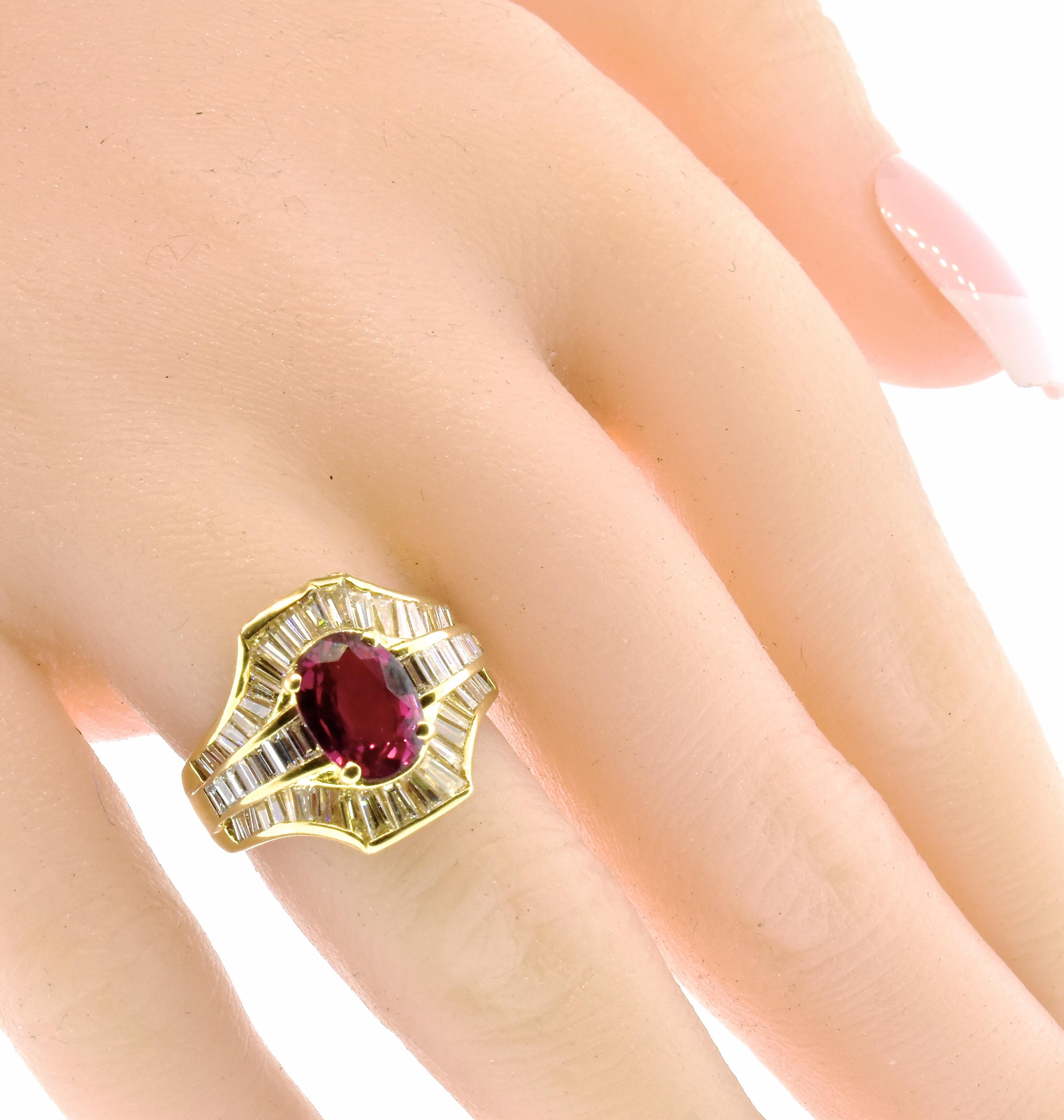 Diamond and Ruby Ring in 18K Yellow Gold 5