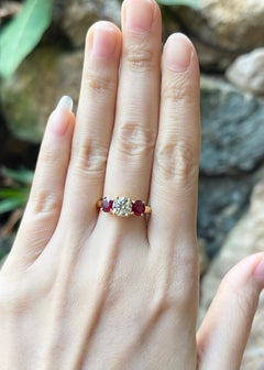 Diamond and Ruby Ring set in 18K Gold Settings