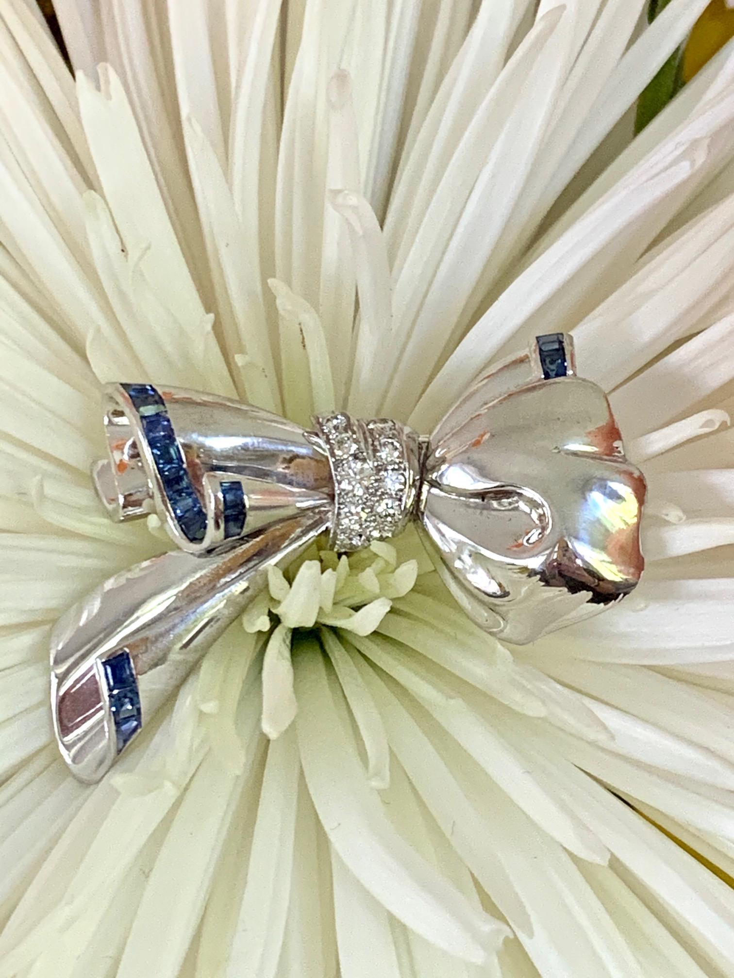 Round Cut Diamond and Sapphire 18 Karat White Gold Bow Brooch Pin