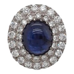 Bague de style ancien en diamants et saphirs cabochons