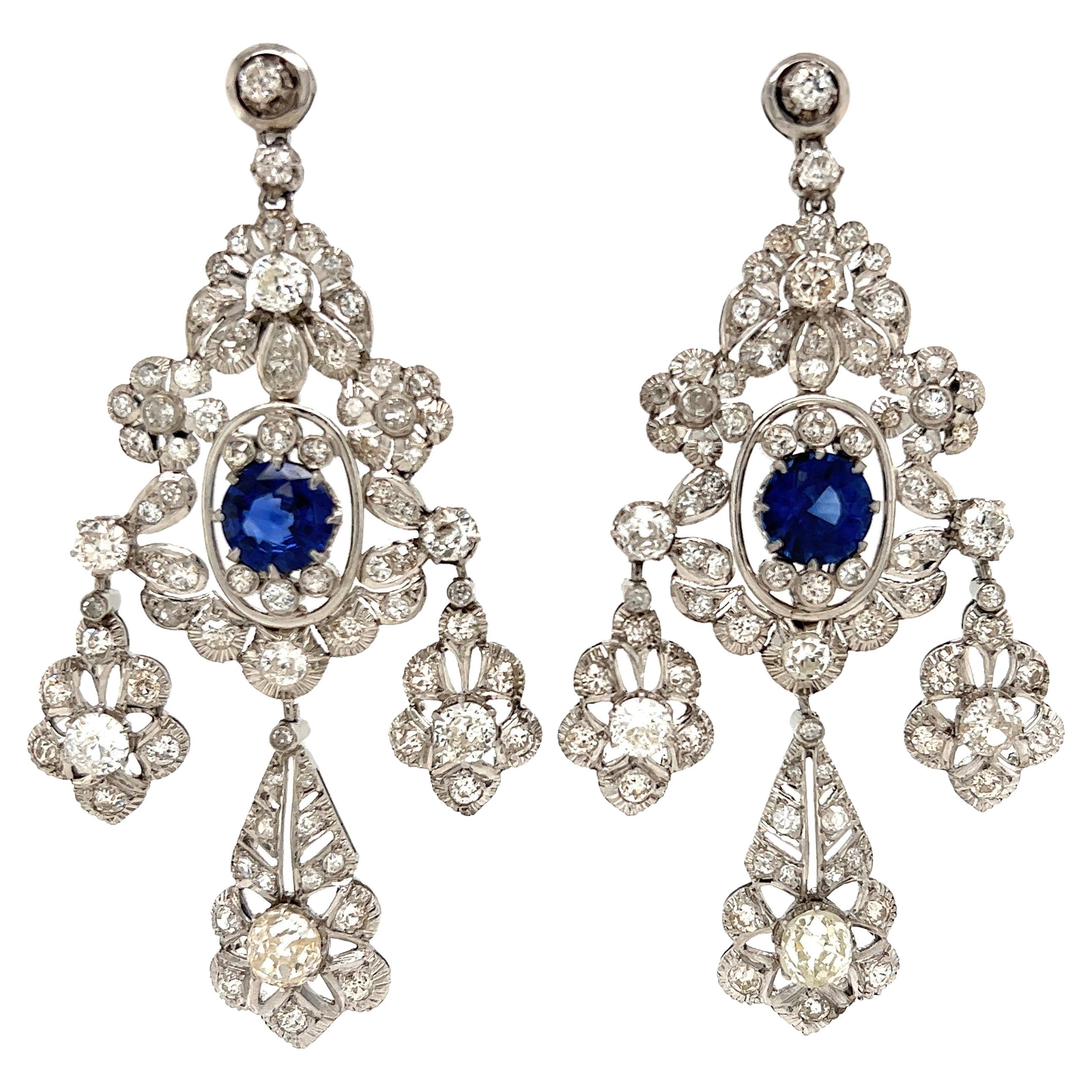 Platin-Kronleuchter-Ohrringe mit Diamanten und Saphiren im Art-déco-Stil