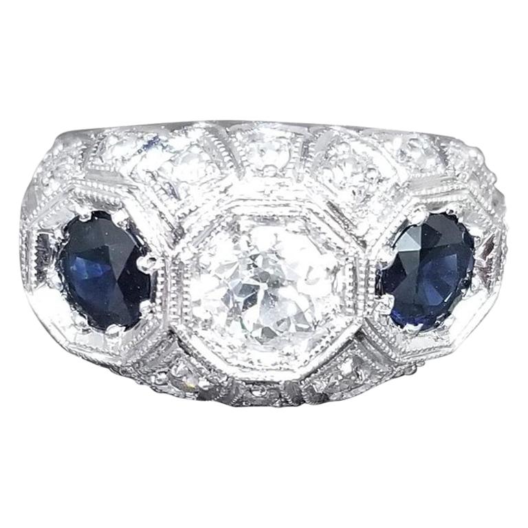 Ring mit Diamant und Saphir im Art-déco-Stil im Angebot