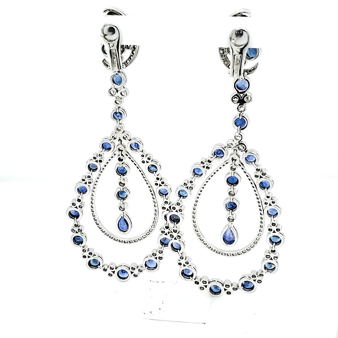 Diamond and Sapphire Dangle Earrings In New Condition For Sale In New York, NY