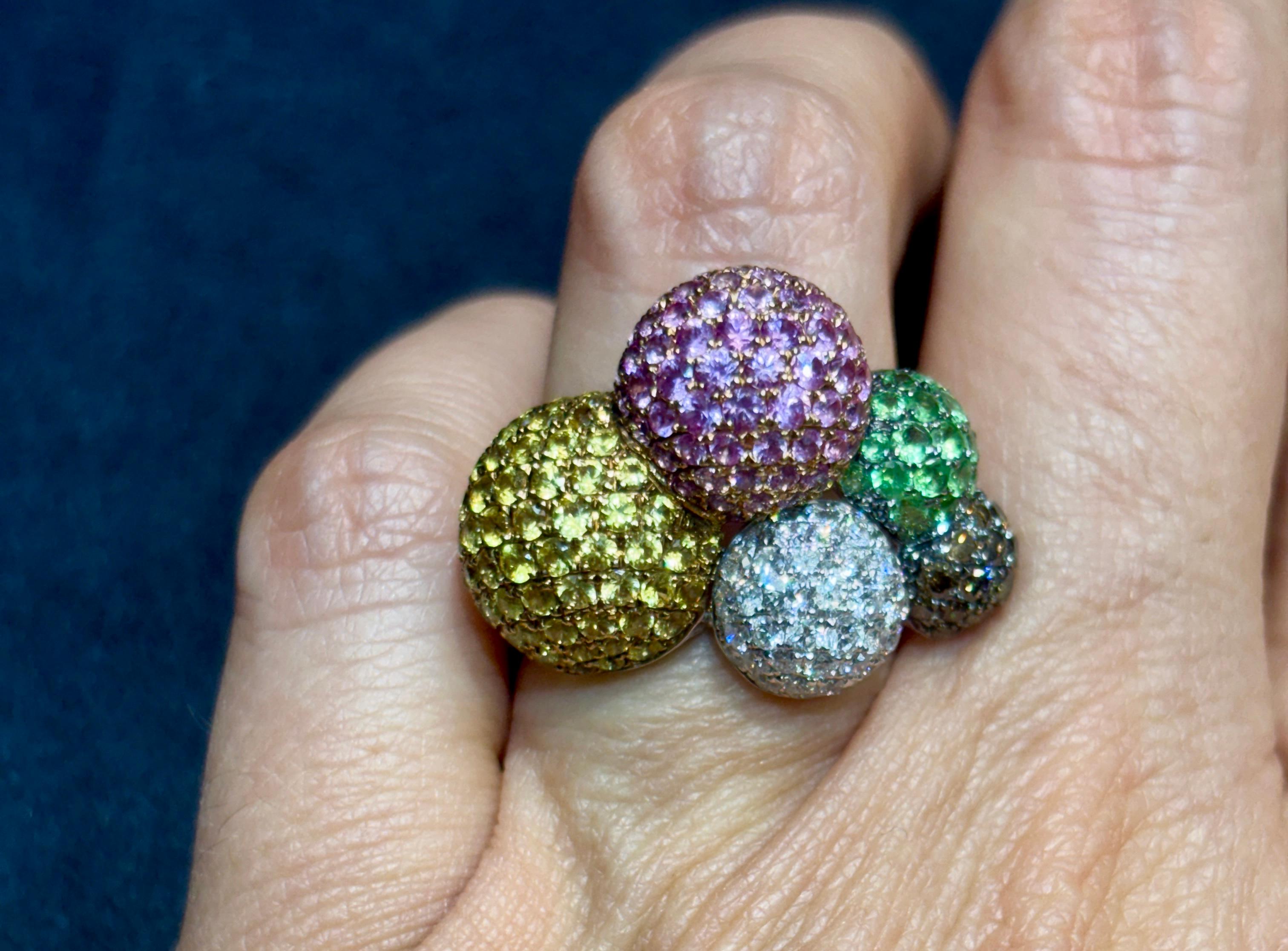 Diamant- und Saphirbesetzter „Blasen“-Ring Teil eines Sets mit Anhänger im Zustand „Gut“ im Angebot in London, GB