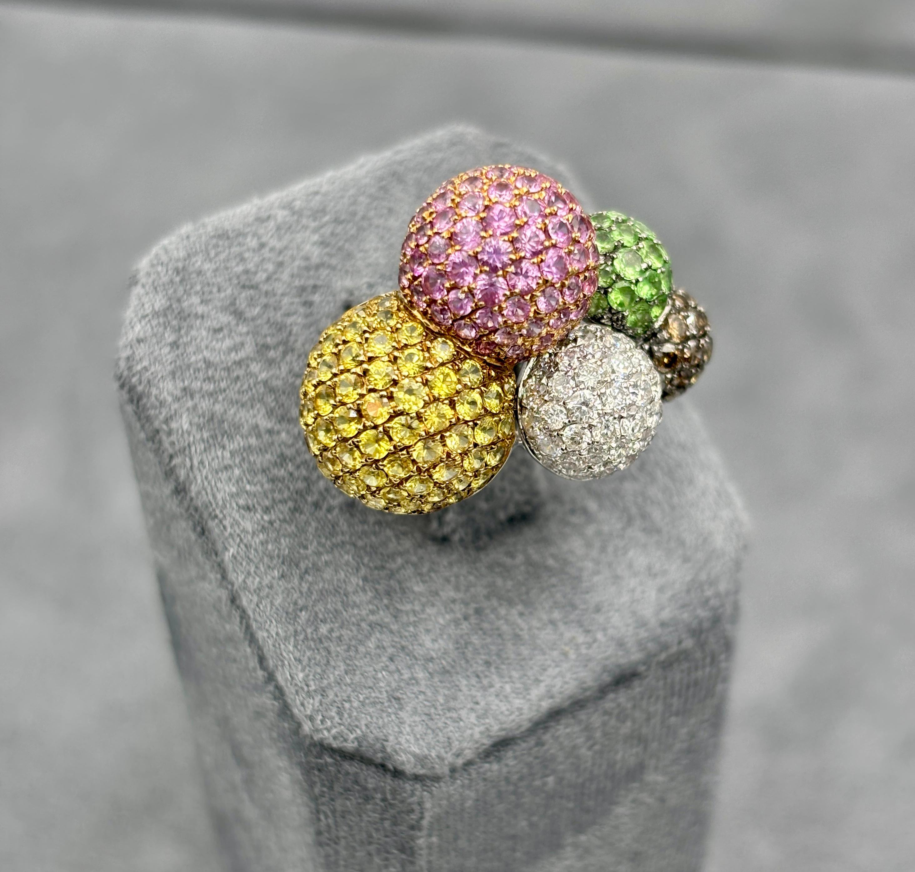 Diamant- und Saphirbesetzter „Blasen“-Ring Teil eines Sets mit Anhänger im Angebot 1