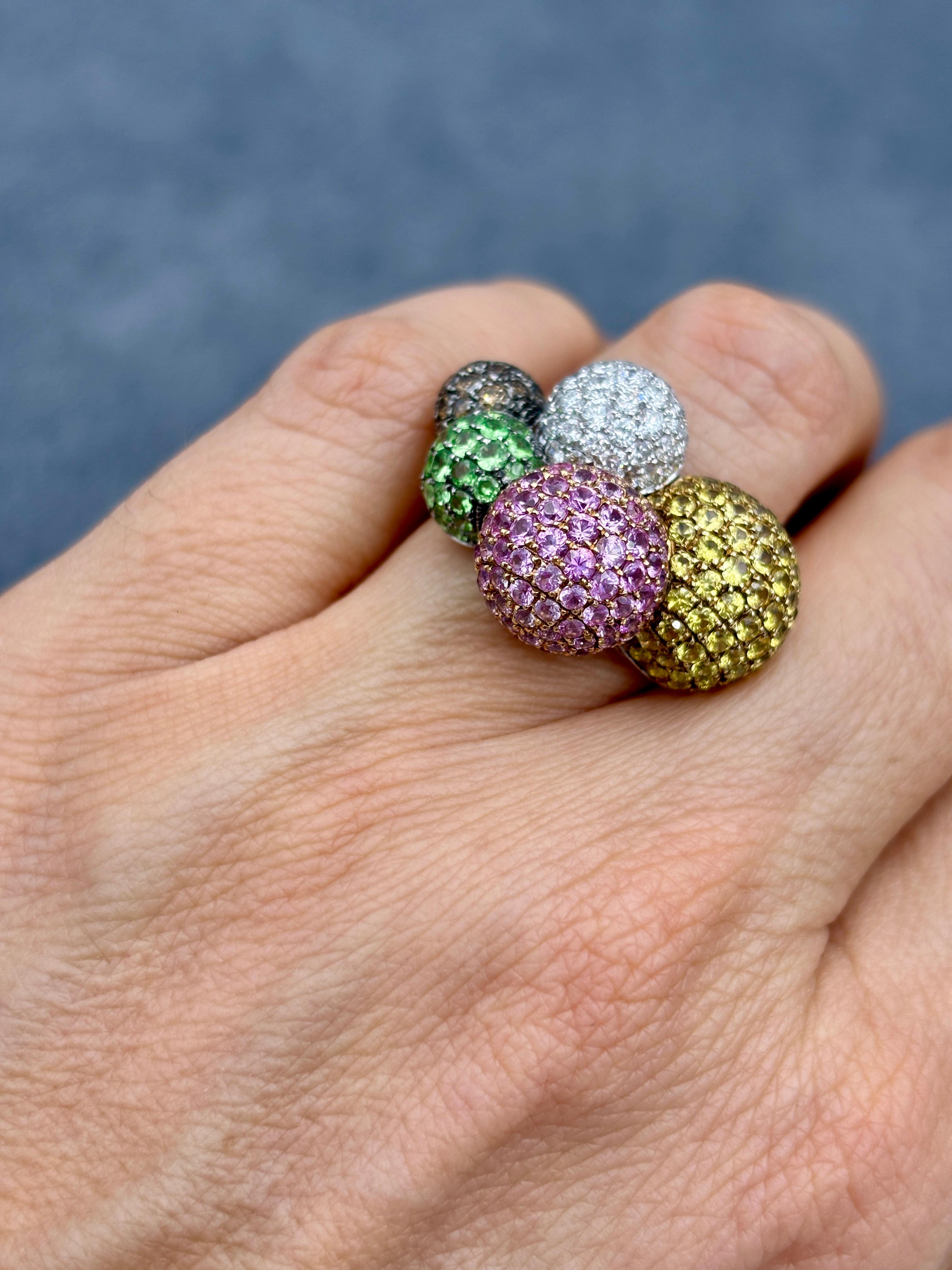 Diamant- und Saphirbesetzter „Blasen“-Ring Teil eines Sets mit Anhänger im Angebot 3