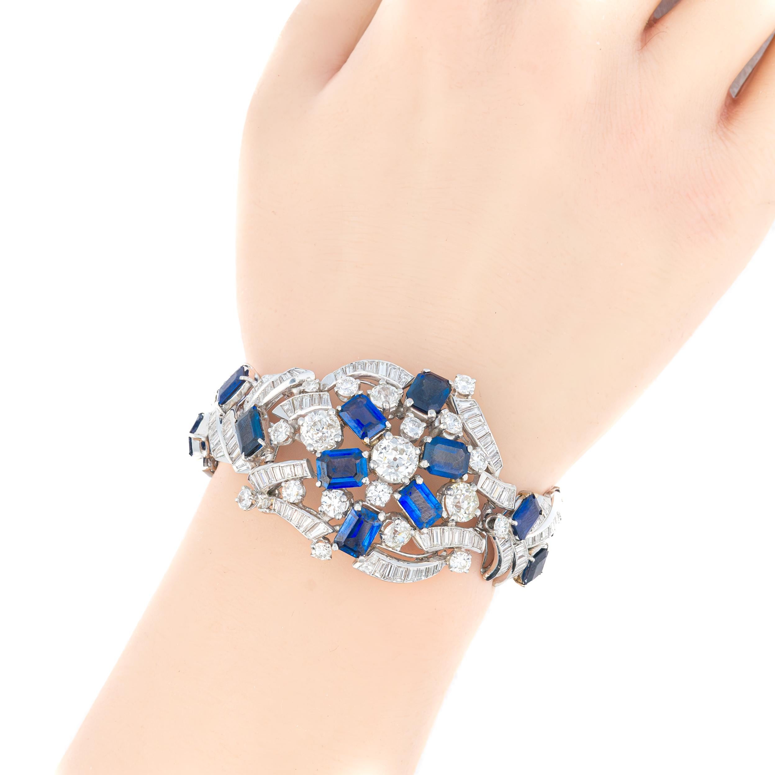 Pulsera Floral de Diamantes y Zafiros en Platino Retro en venta