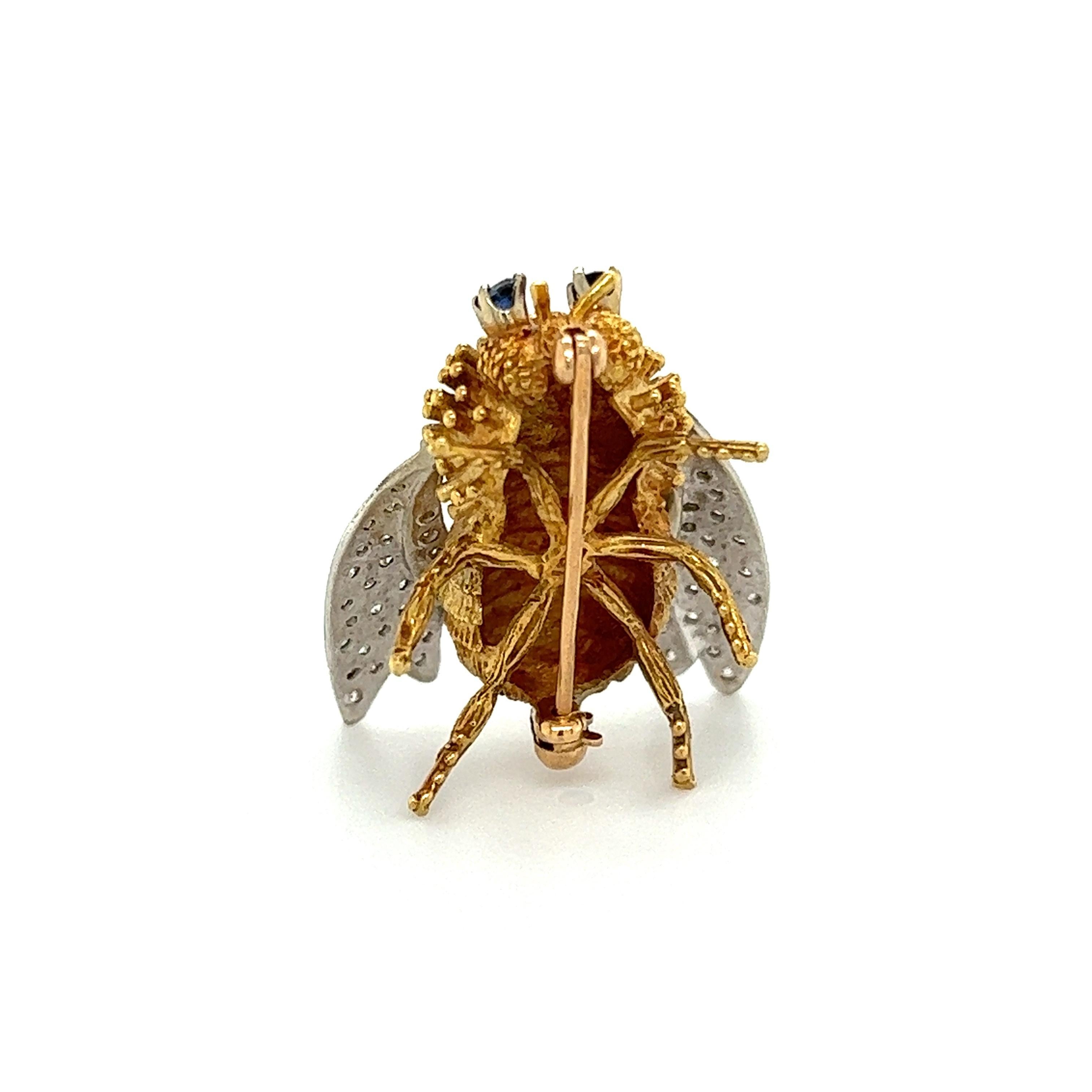 Round Cut Diamond and Sapphire Gold Bee Brooch Pin Estate Fine Jewelry For Sale