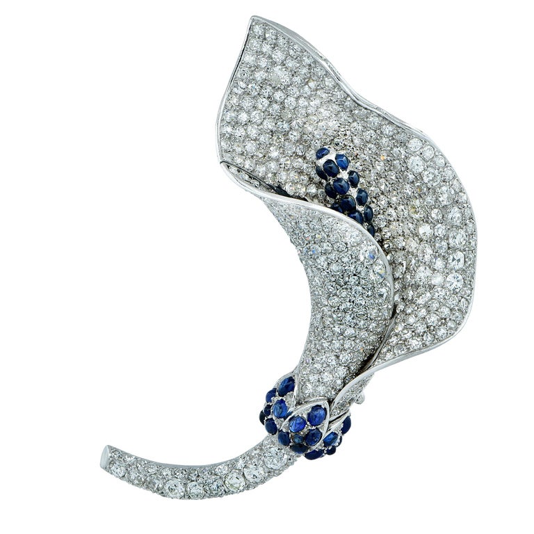 Diamond and Sapphire Lily Brooch Pin In Good Condition In Miami, FL