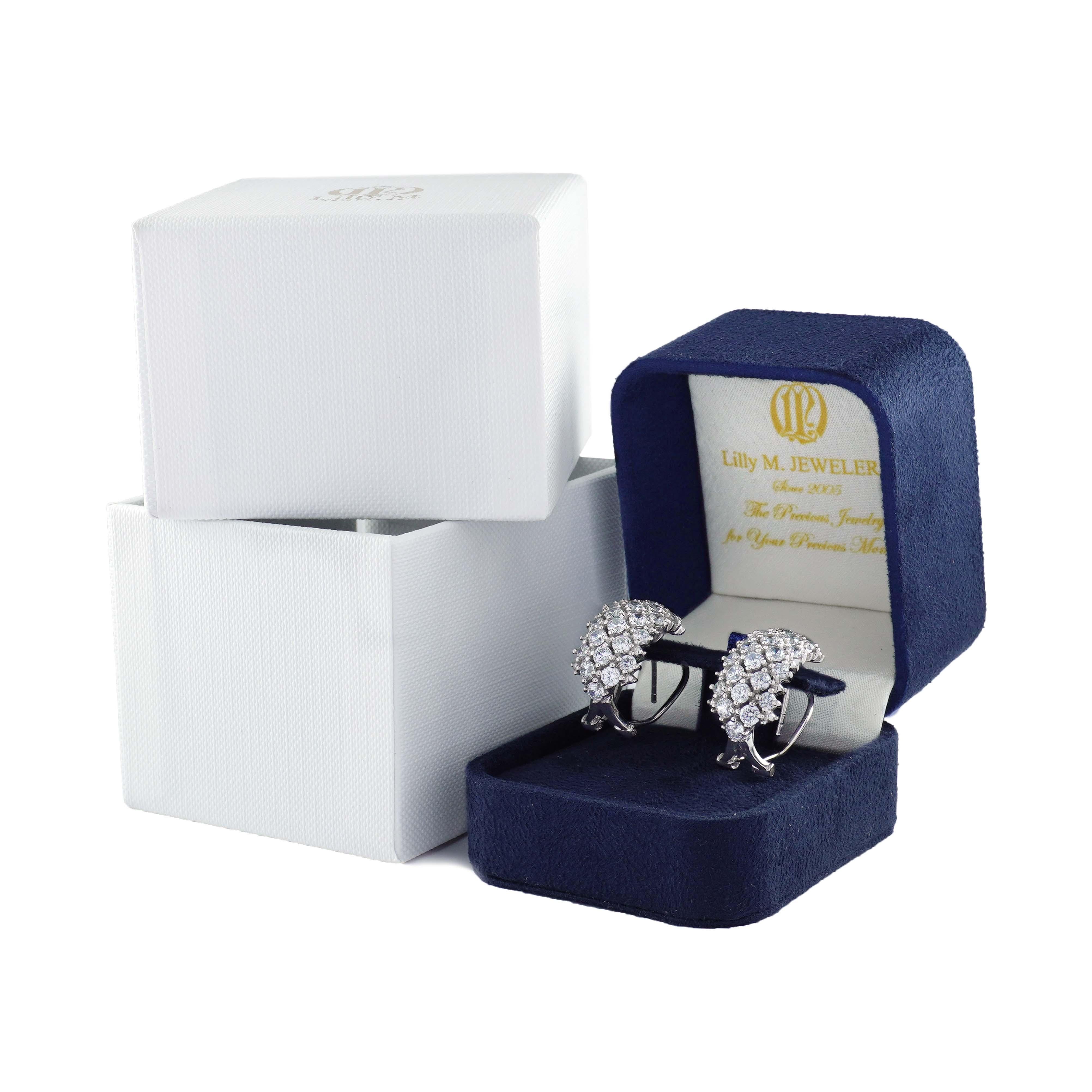 Orecchini a goccia con diamanti e zaffiri a forma di marquise in oro bianco 18 carati in vendita 3