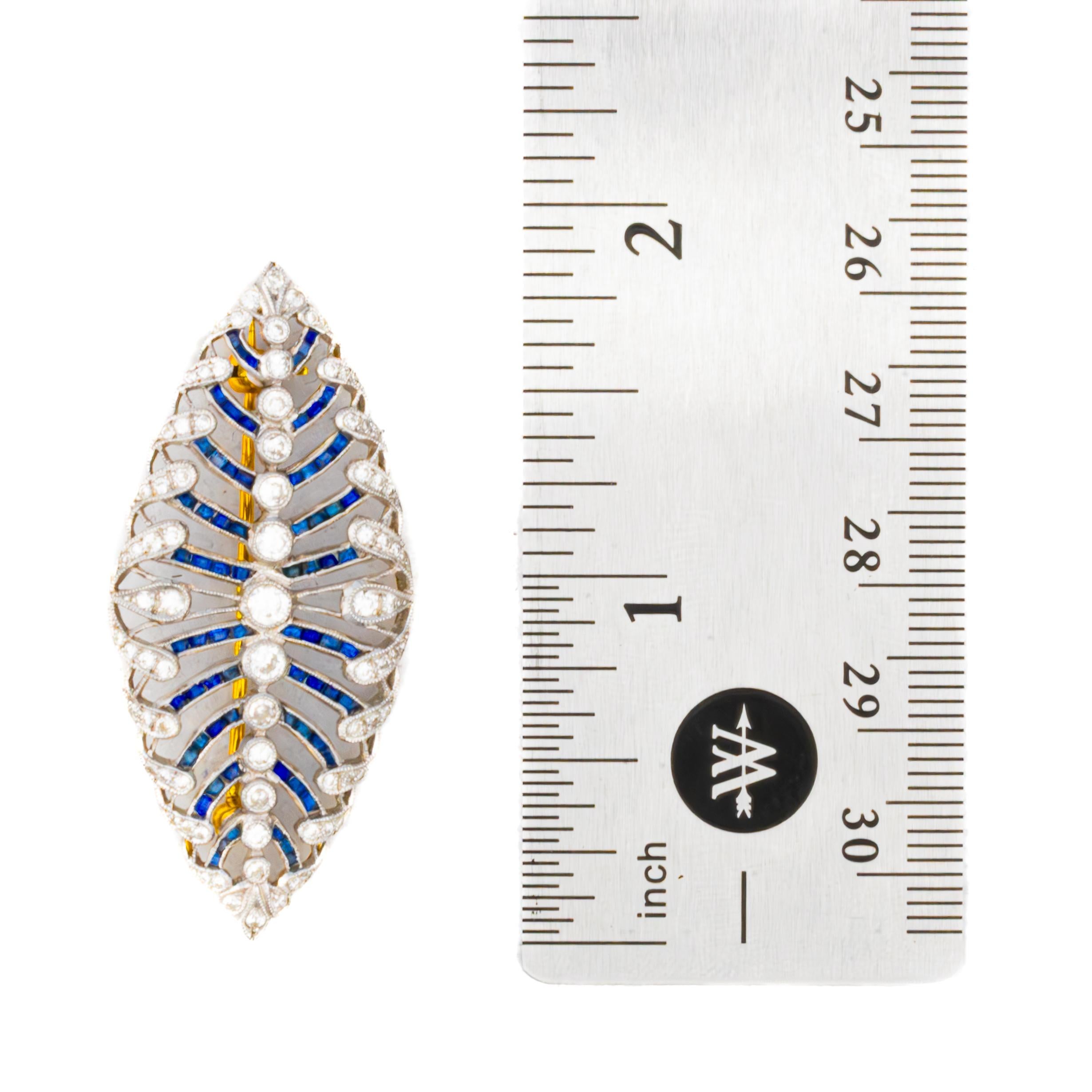 Broche de filigrana calada de diamantes y zafiros Corte princesa en venta