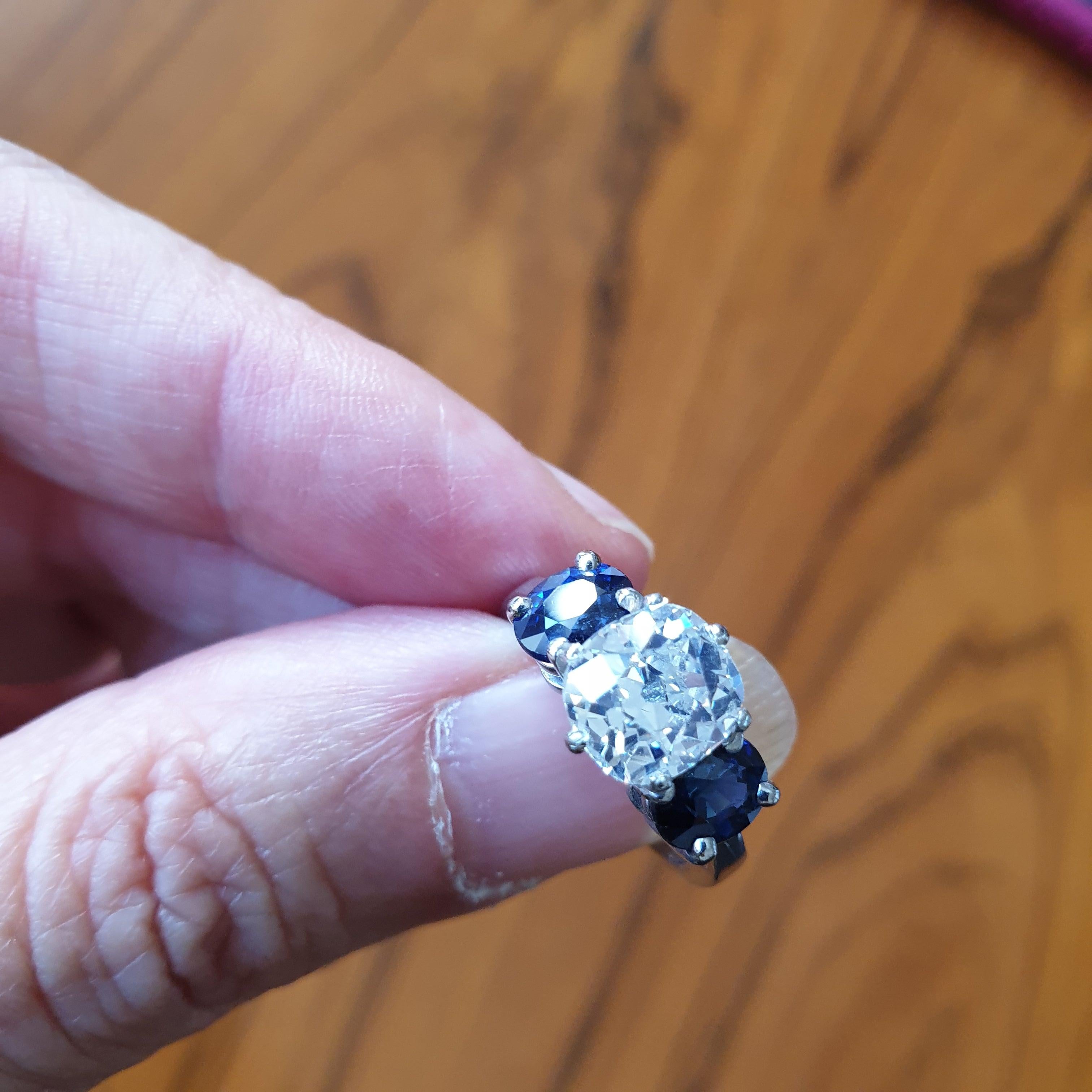 Diamant und Saphir Platin Ring im Angebot 3